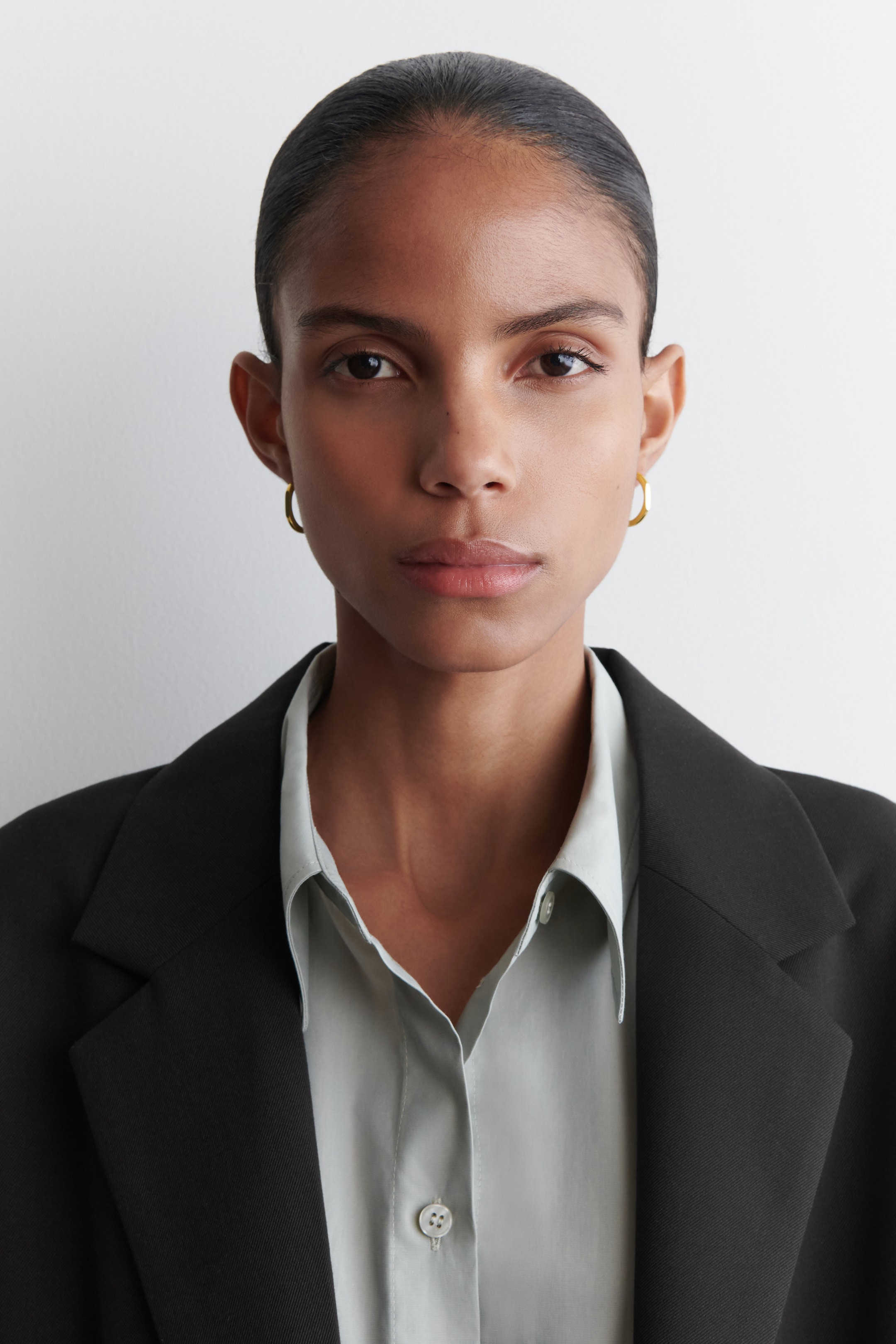View larger image: FACETED HOOP EARRINGS - GOLD - Ladies | H&M GB 1