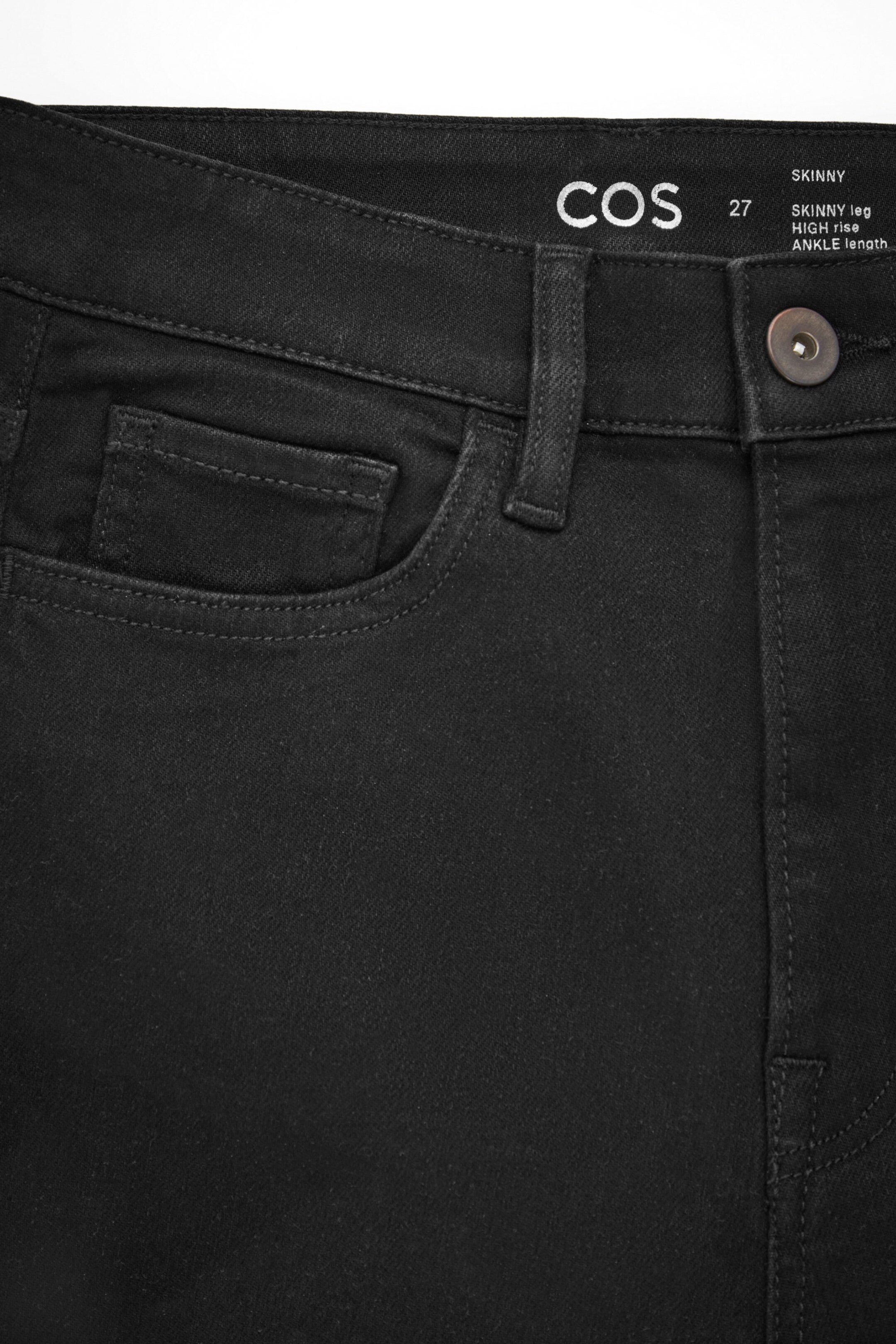 StillMedia/DescriptiveDetail