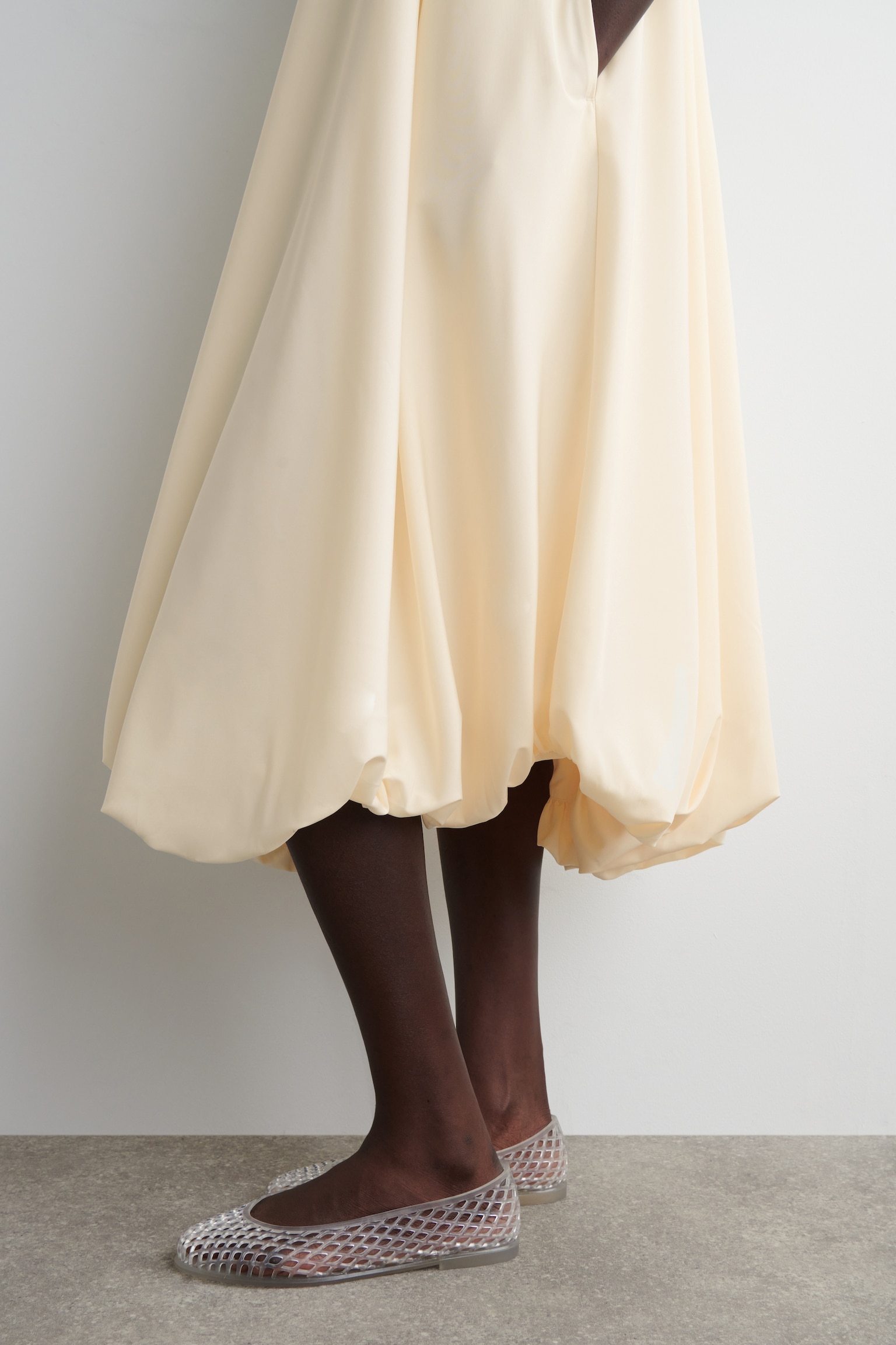VESTIDO MIDI ESTILO GLOBO - MARFIL/NEGRO - 6