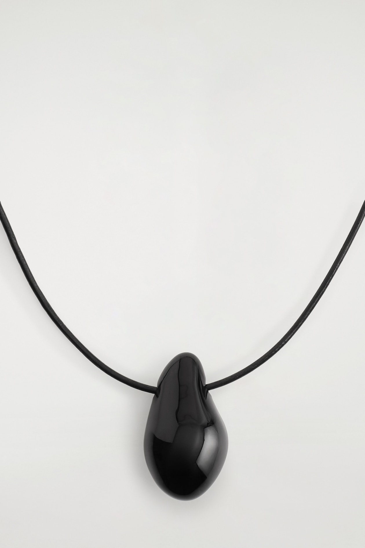 DOMED GLASS PENDANT NECKLACE — BLACK