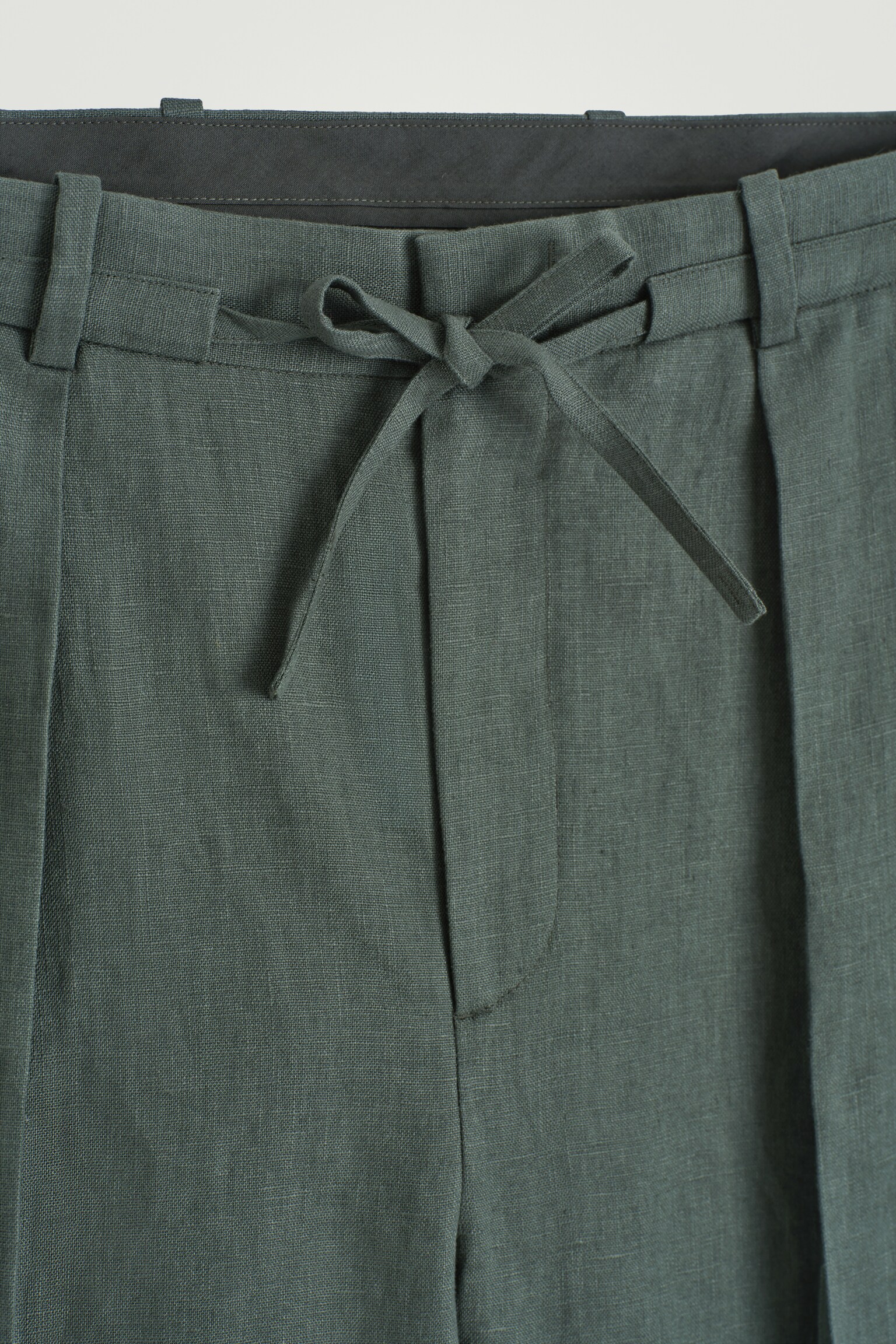 PANTALÓN CORTO DE LINO CON AJUSTE DE CORDÓN - VERDE OSCURO/AZUL MARINO/BEIGE/SIN TEÑIR - 3