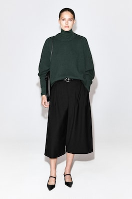 ROUNDED PURE CASHMERE CREW-NECK SWEATER — DARK GREEN 2