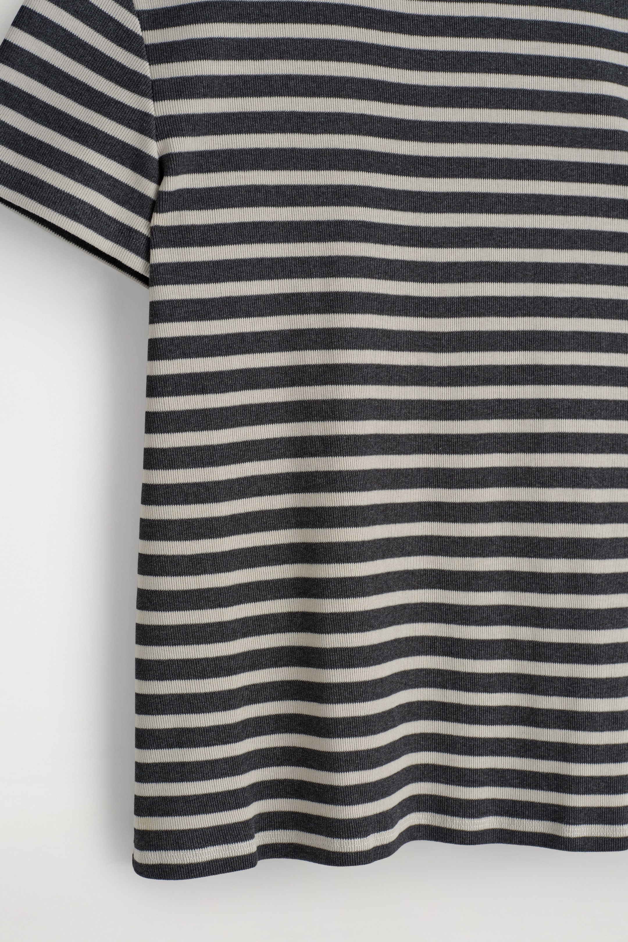 SHRUNKEN SLIM RIBBED T-SHIRT