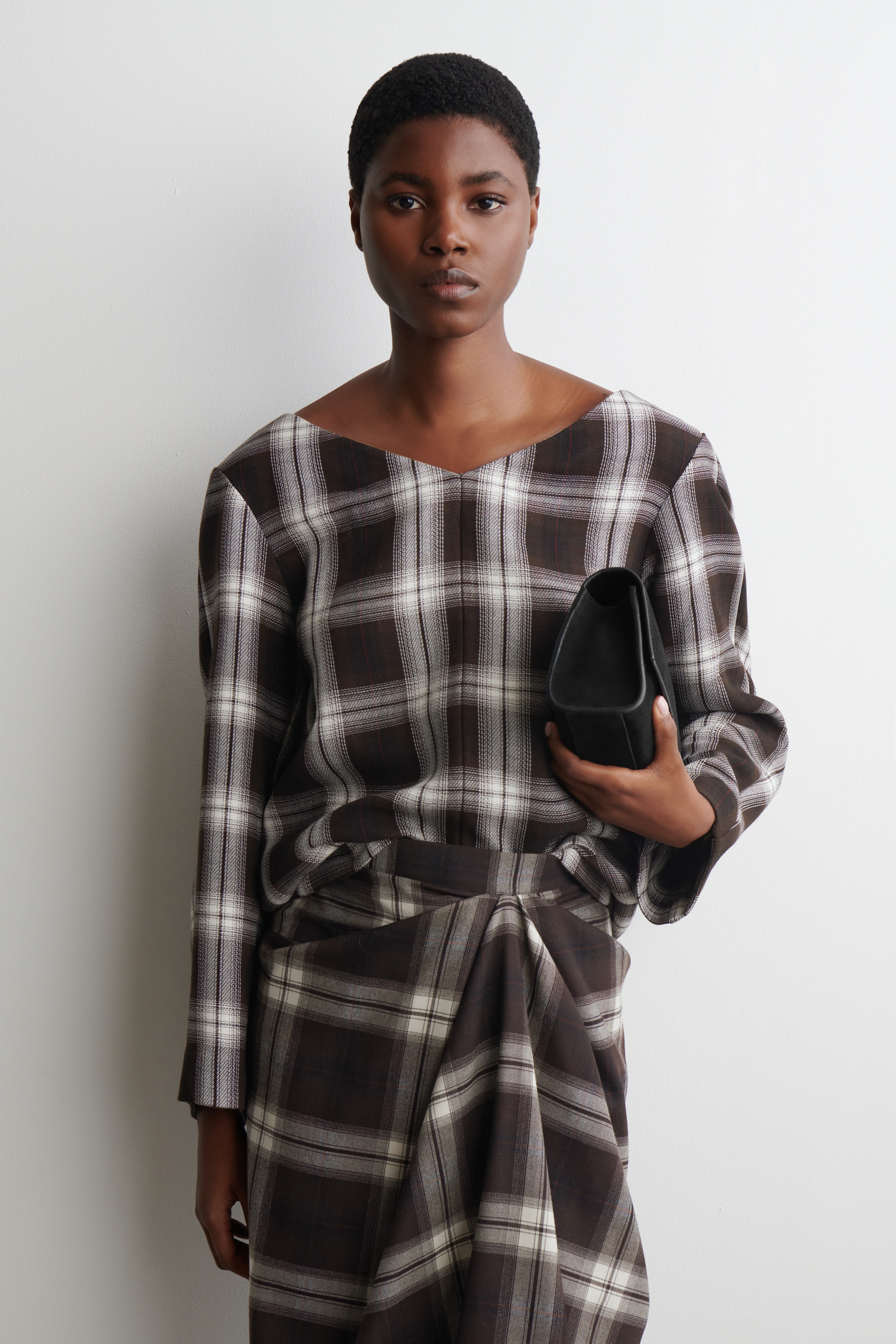 CHECKED V-NECK TOP - БОРДО / КАРЕ