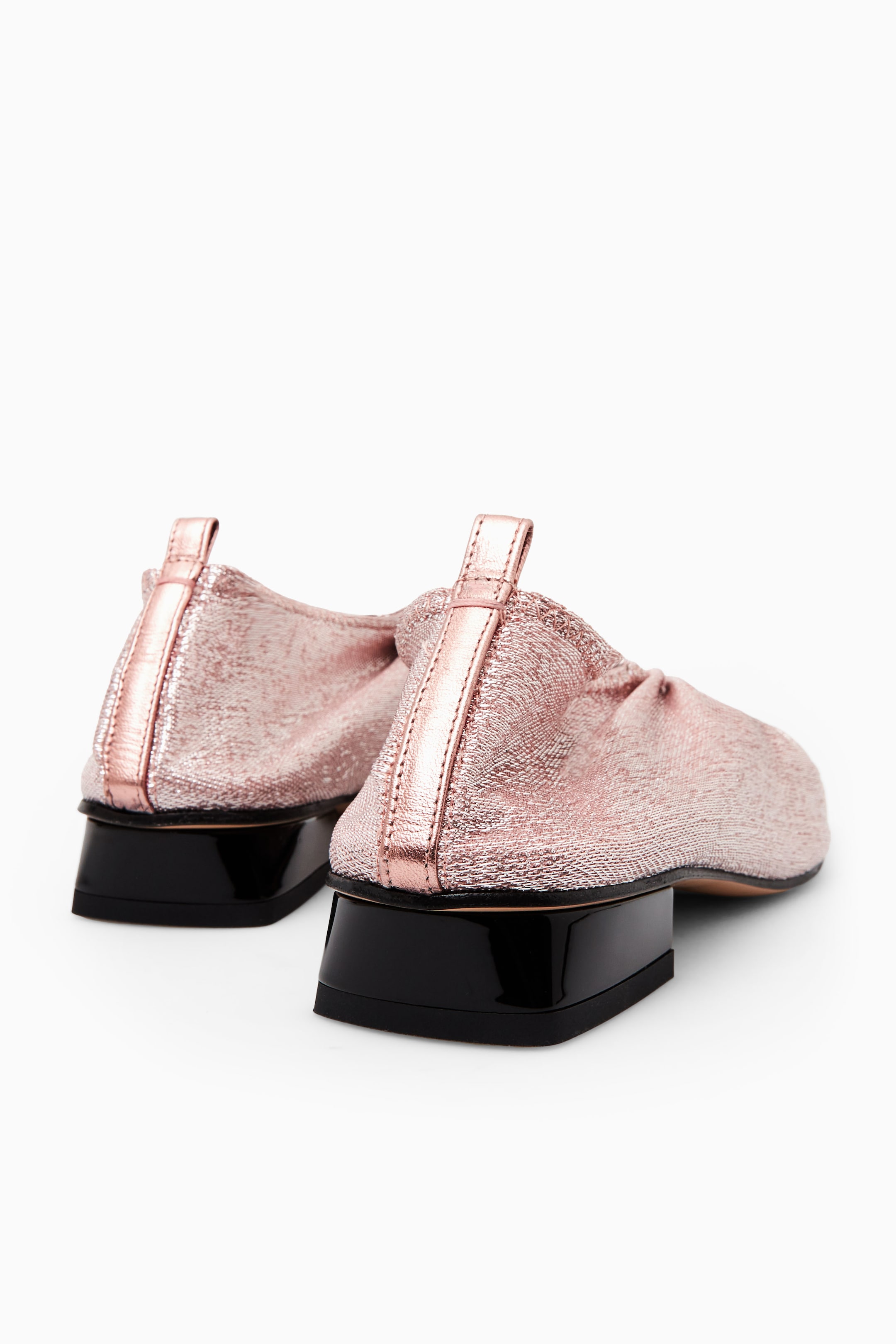 Grösseres Bild ansehen: BALLERINAS MIT RAFFUNGEN IN METALLIC-OPTIK - Altrosa - DAMEN | H&M CH 2