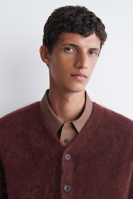BRUSHED PURE CASHMERE V-NECK CARDIGAN — WINE RED 5