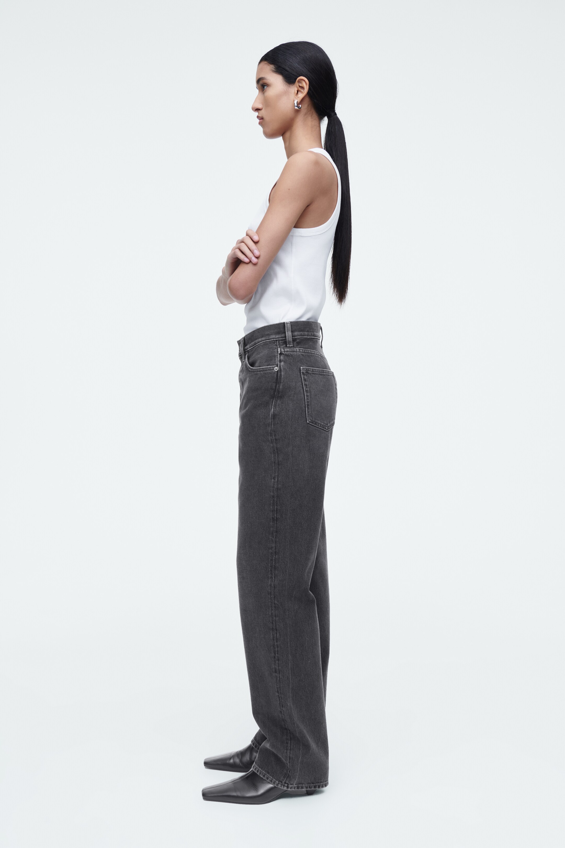 Größeres Bild anzeigen: COLUMN JEANS MIT GERADEM BEIN - VERBLASSTES SCHWARZ - Ladies | H&M AT 3