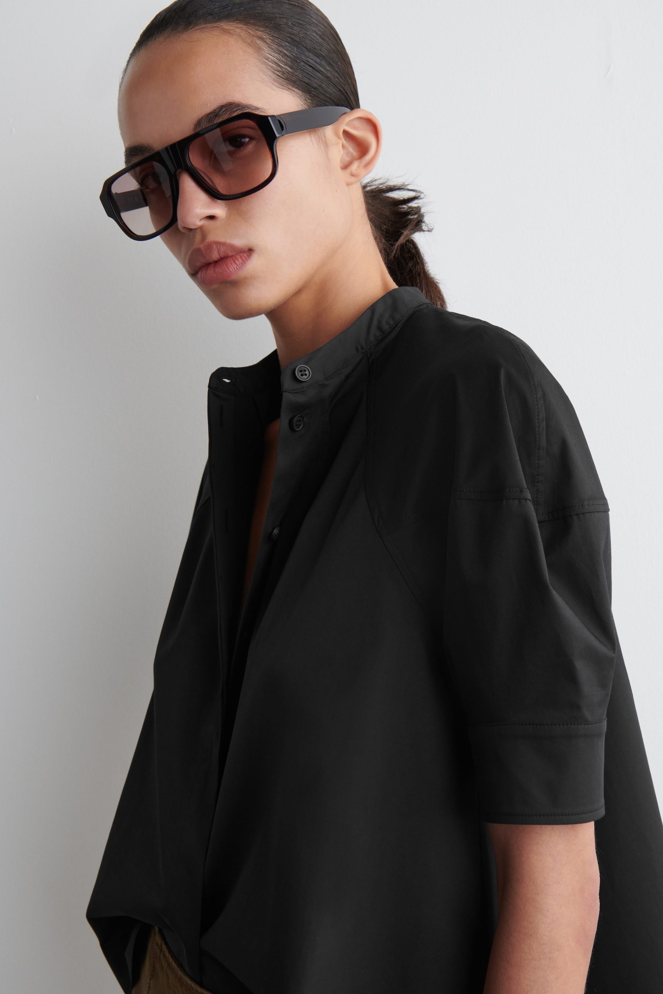 PUFF-SLEEVE BLOUSE