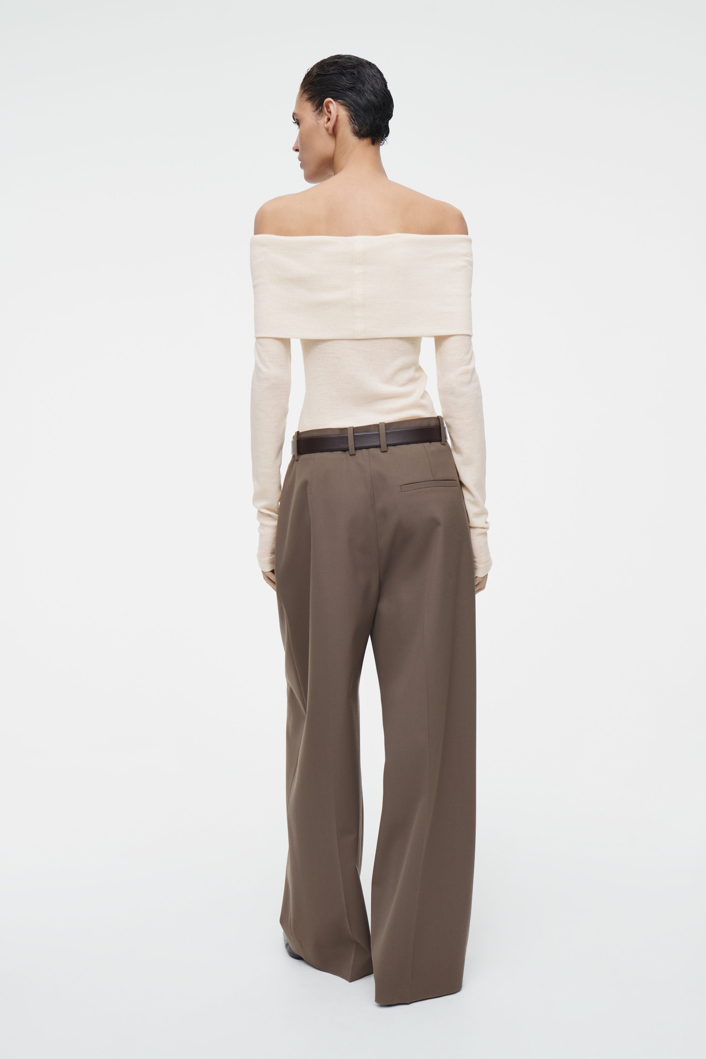 The barnnet Magnolia Off-Shoulder Top 白② The barnnet Magnolia Off-Shoulder Top 白 White Magnolia Off