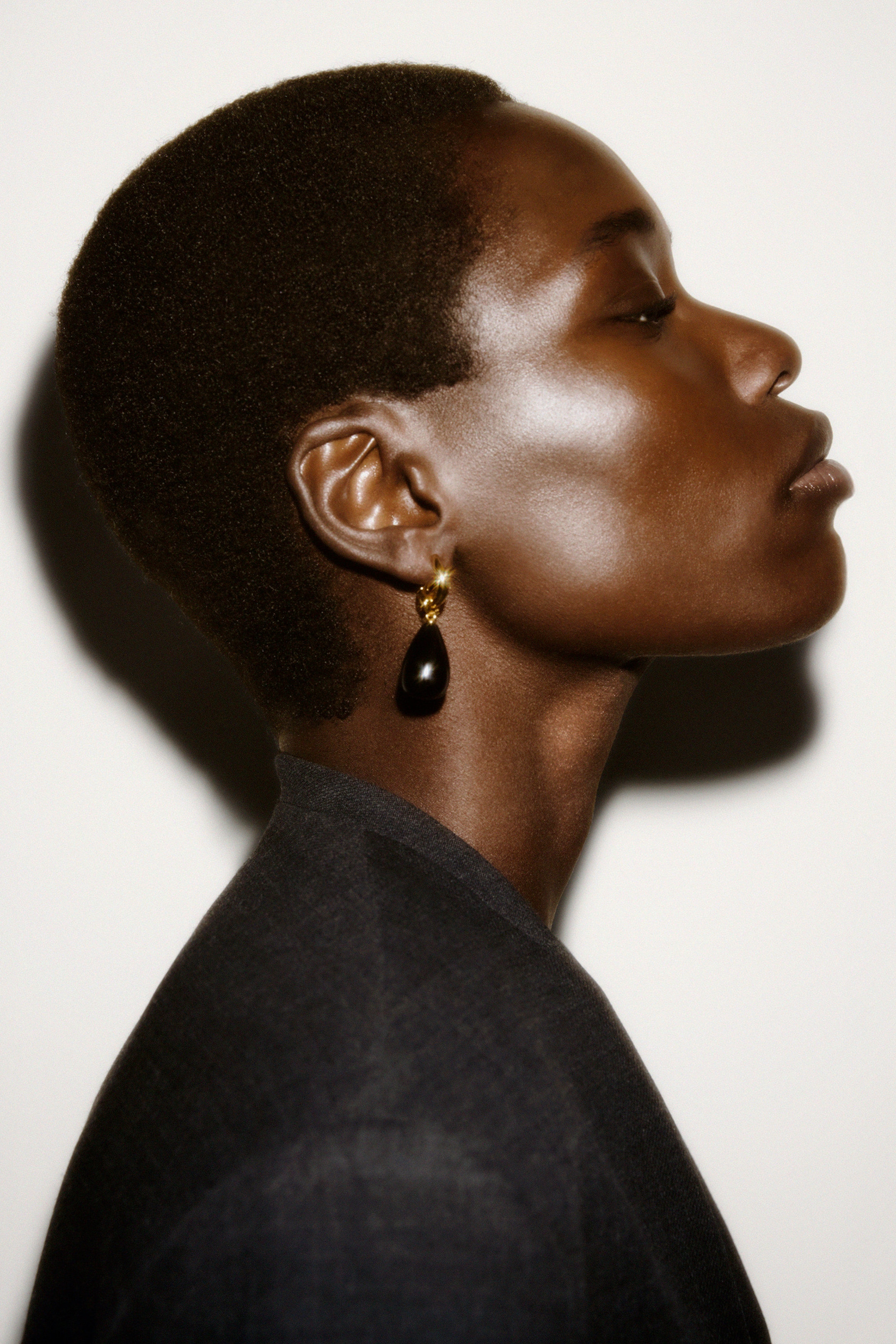 WAISTED COLLARLESS BLAZER