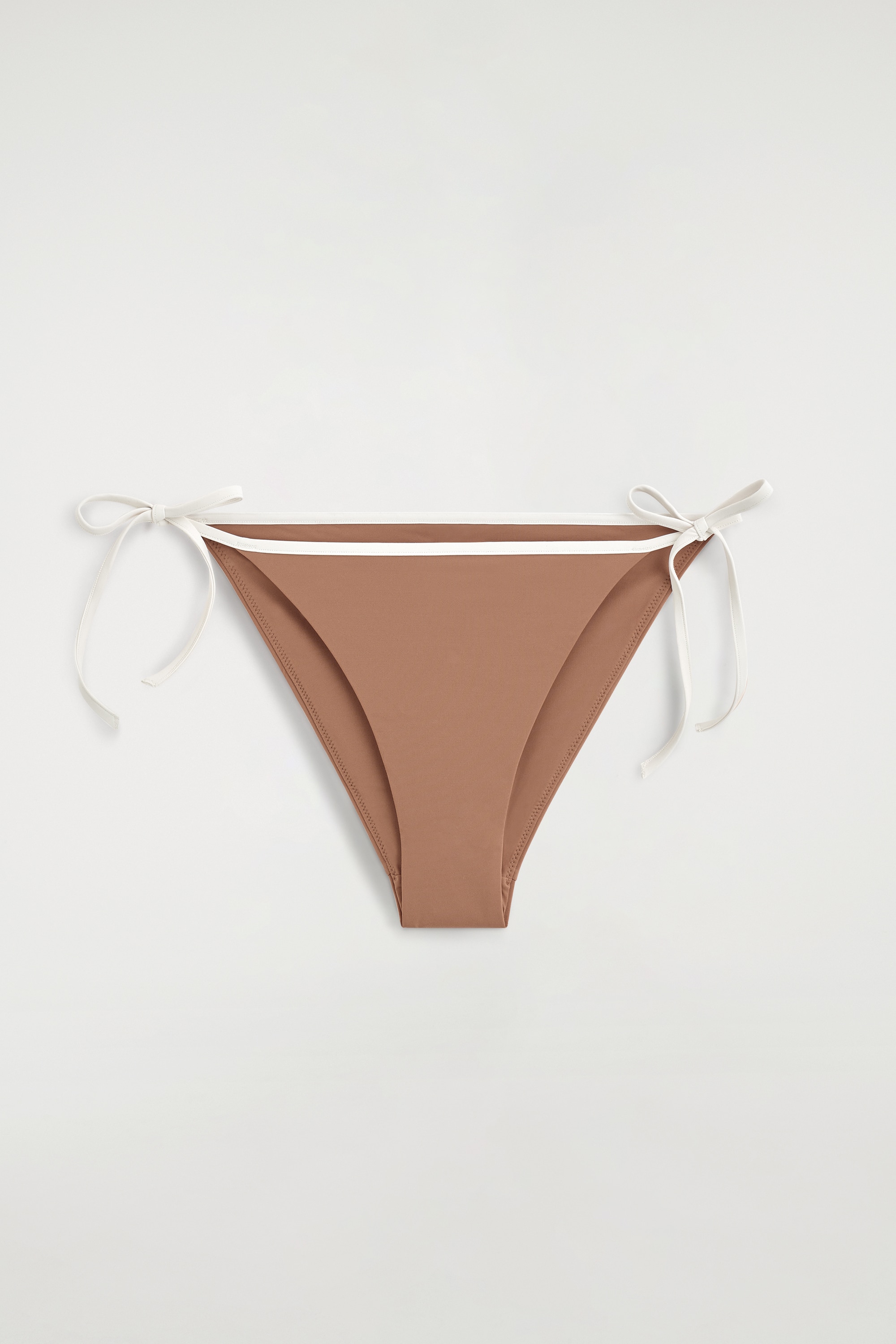 CHILOȚI BIKINI CU LEGĂTURI LATERALE ȘI BORDURĂ CONTRASTANTĂ - TERACOTĂ / ALB/ALB / ROȘU/MARO / TERACOTĂ