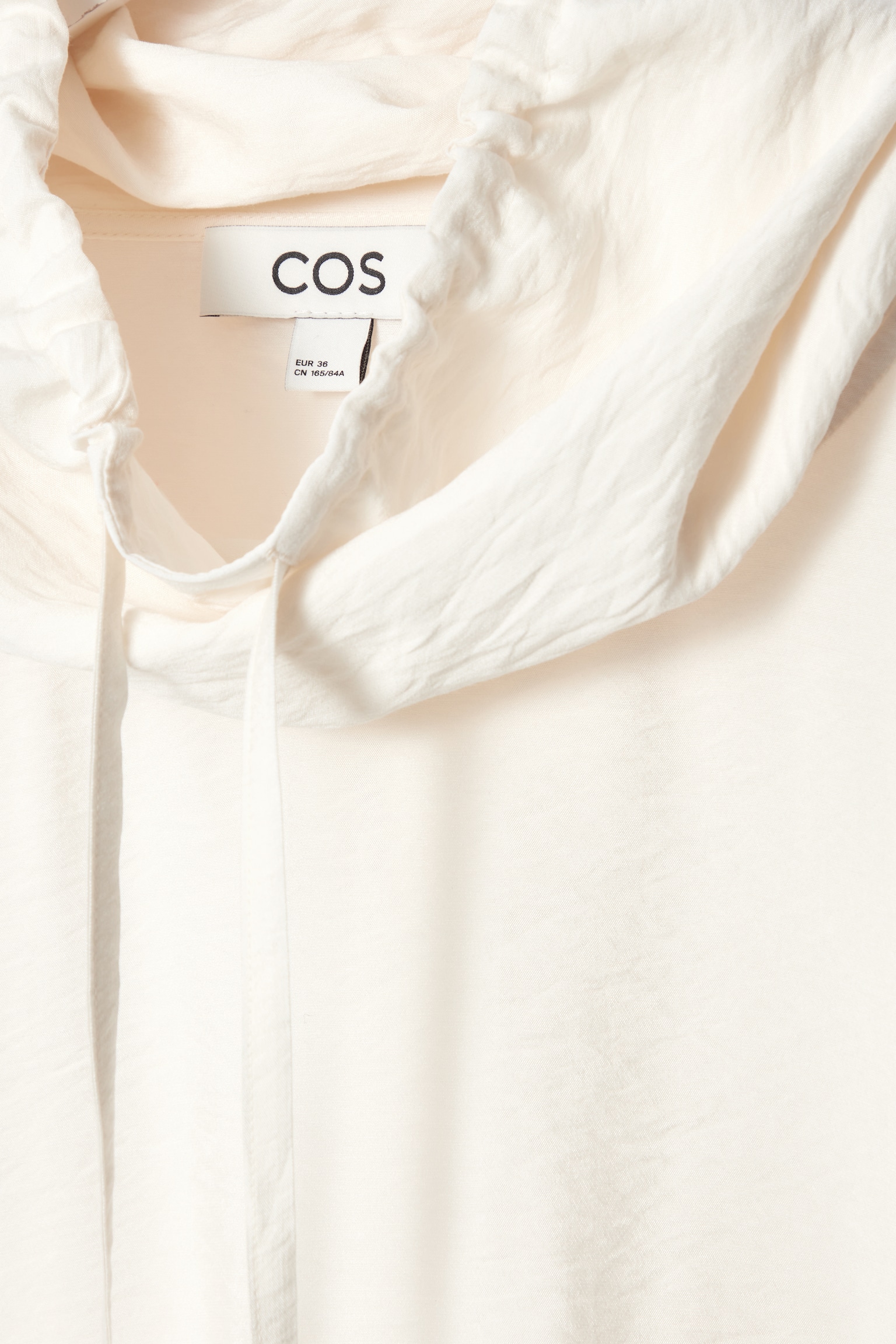 BLUSA CON CUELLO DE EMBUDO Y CORDÓN DE AJUSTE - MARFIL - 7
