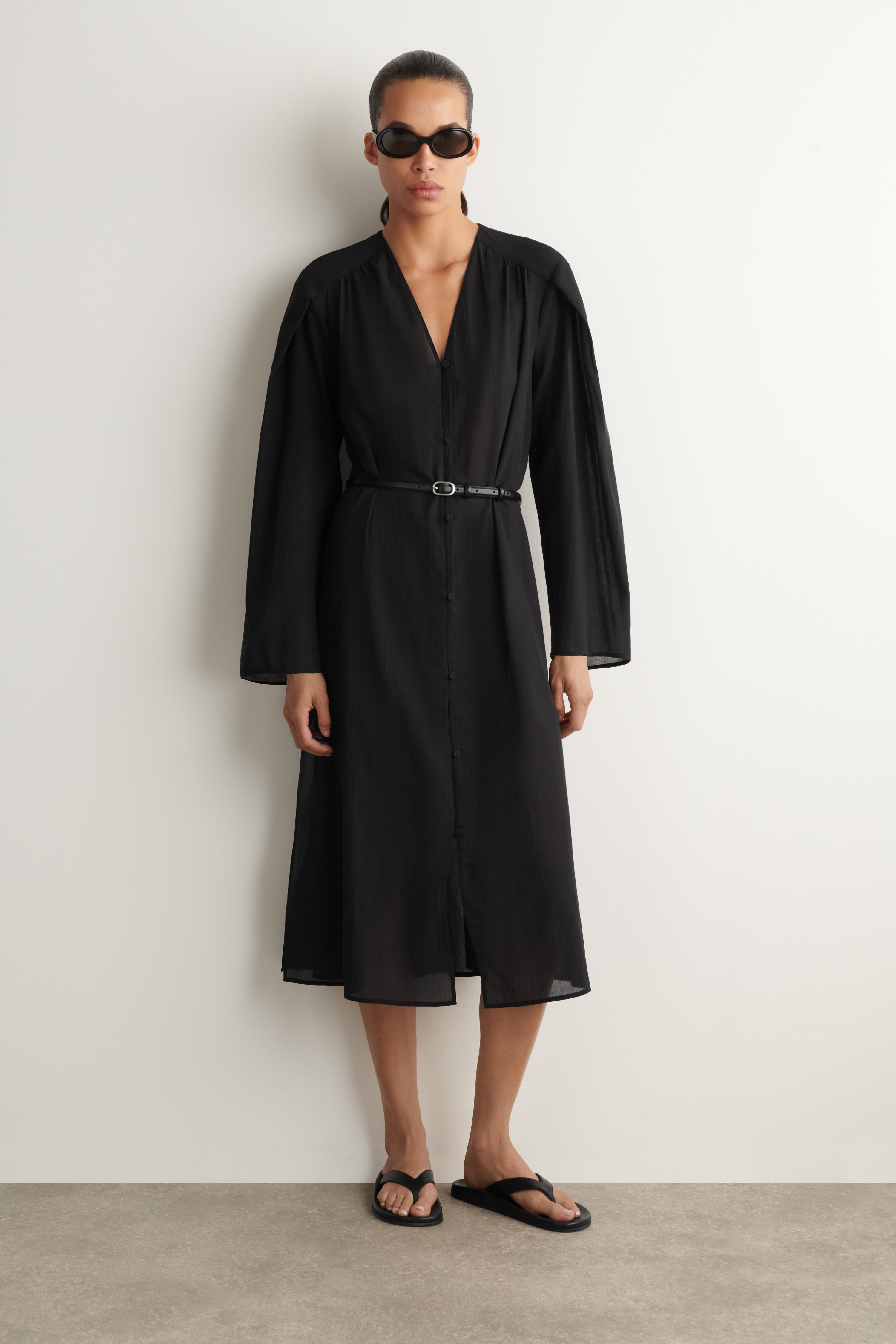 Vestido midi em algodão leve com franzidos - PRETO
