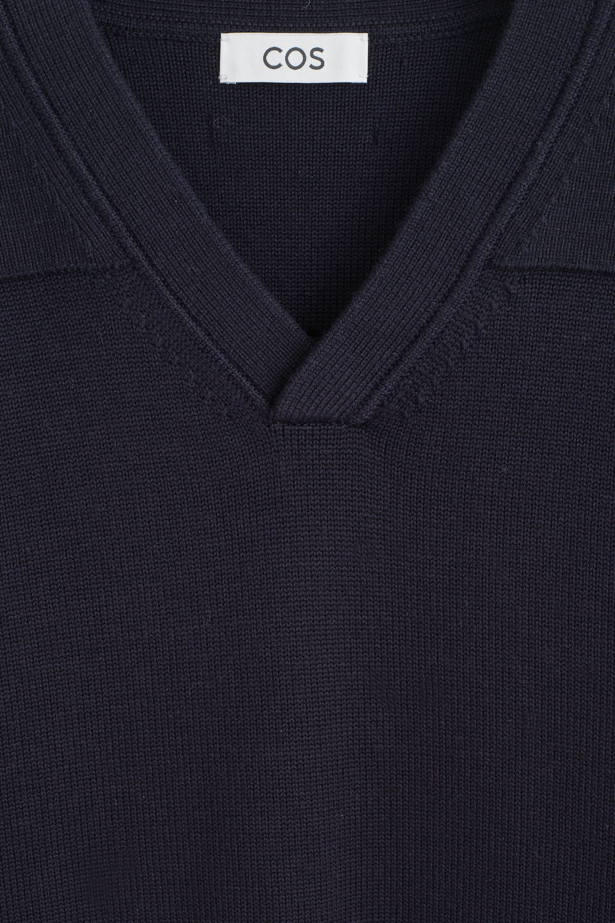 MERINO WOOL V-NECK SWEATER — MIDNIGHT