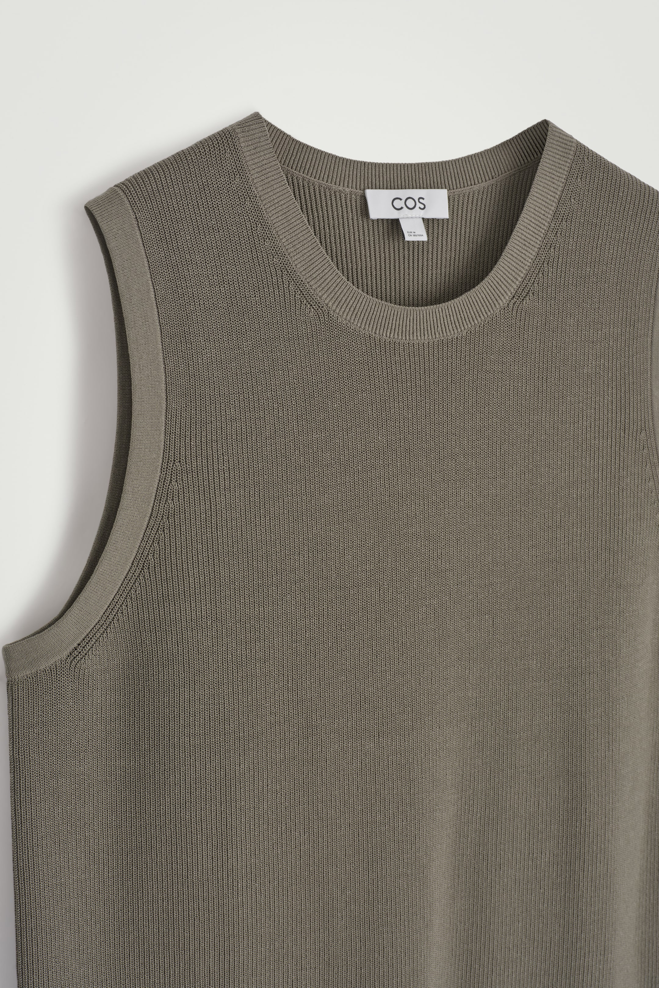 Grösseres Bild ansehen: FLIESSENDES STRICK-TANKTOP - BRAUN - HERREN | H&M CH 7