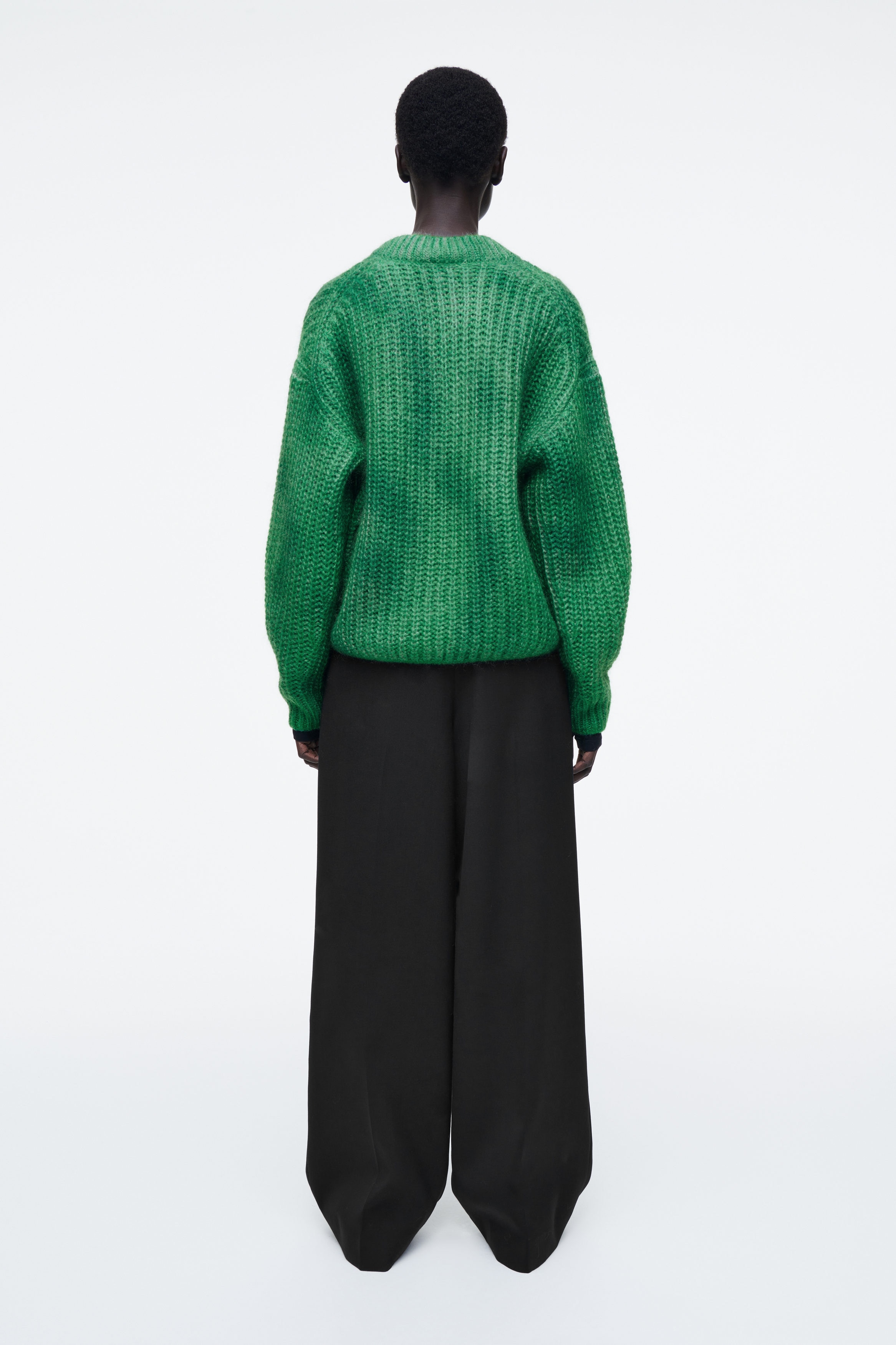 SPRAY-EFFECT MOHAIR V-NECK SWEATER - GREEN | COS