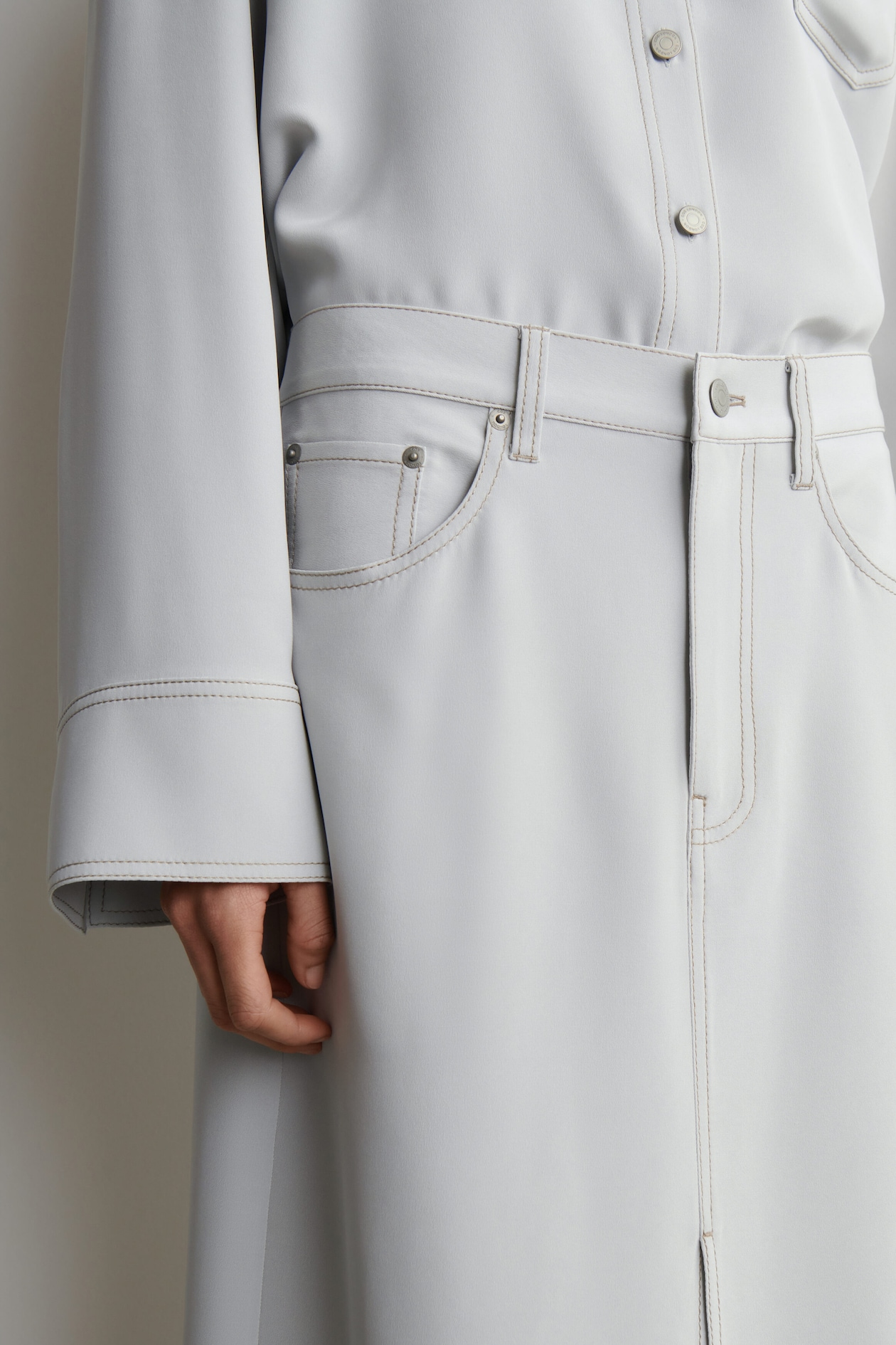 DENIM-EFFECT SILK MIDI SKIRT — LIGHT GRAY
