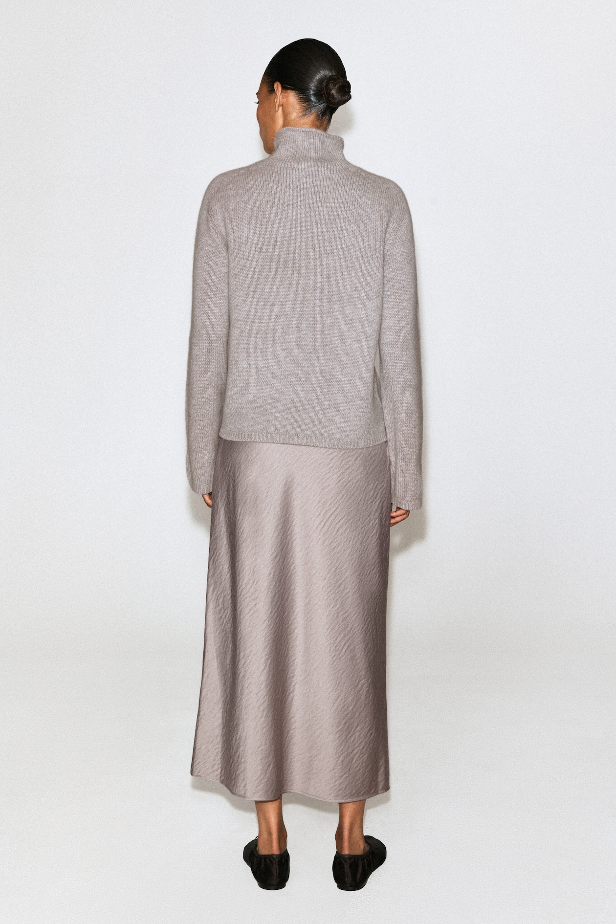 PURE CASHMERE MOCK-NECK SWEATER — LIGHT GRAY MÉLANGE