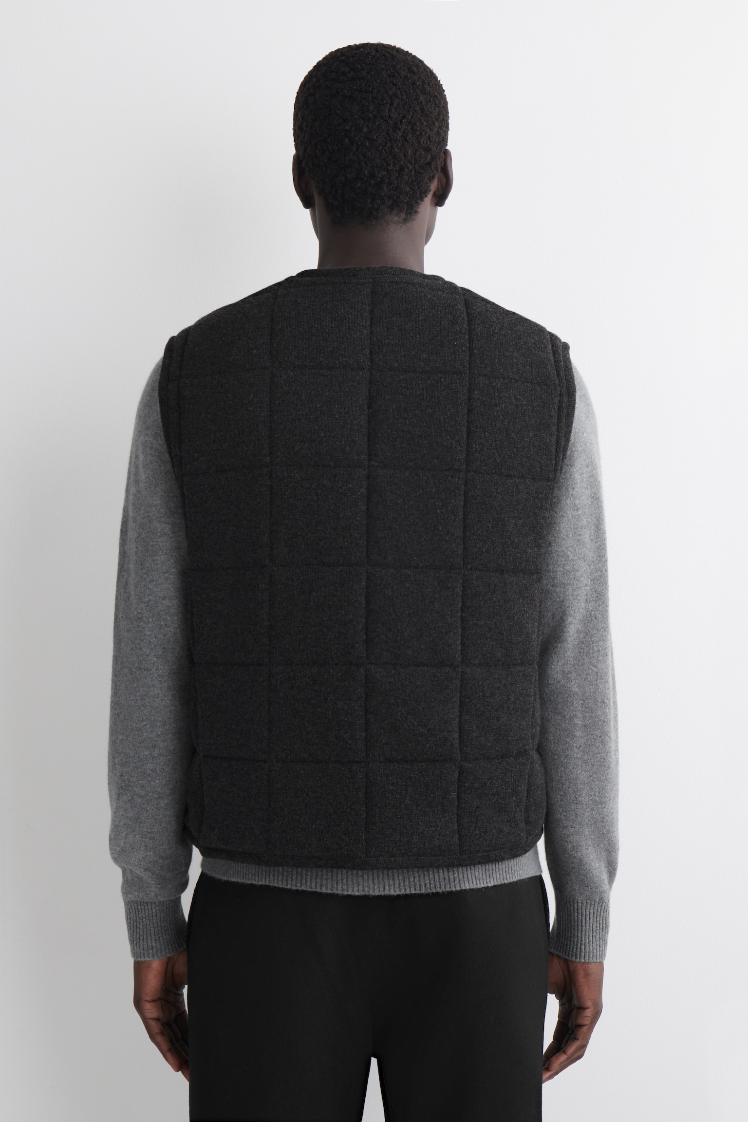 GESTEPPTE STRICKWESTE AUS MERINOWOLLE - ANTHRAZITGRAU MELIERT - 3