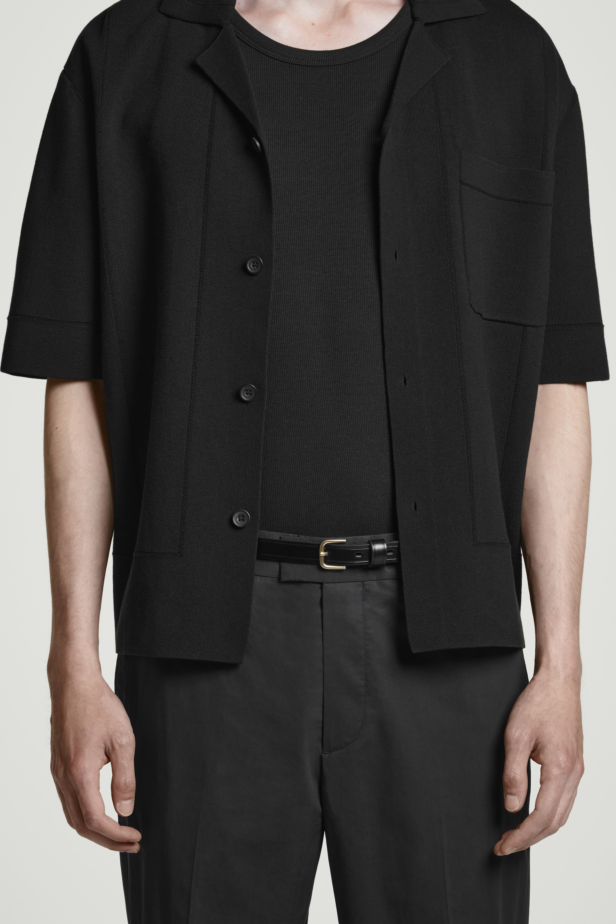 Visa större bild: SMALT BÄLTE I LÄDER - SVART - HERR | H&M SE 1