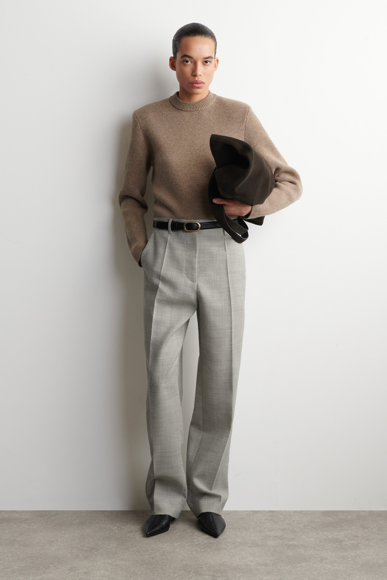 SCULPTED-SHOULDER MERINO WOOL JUMPER — BEIGE