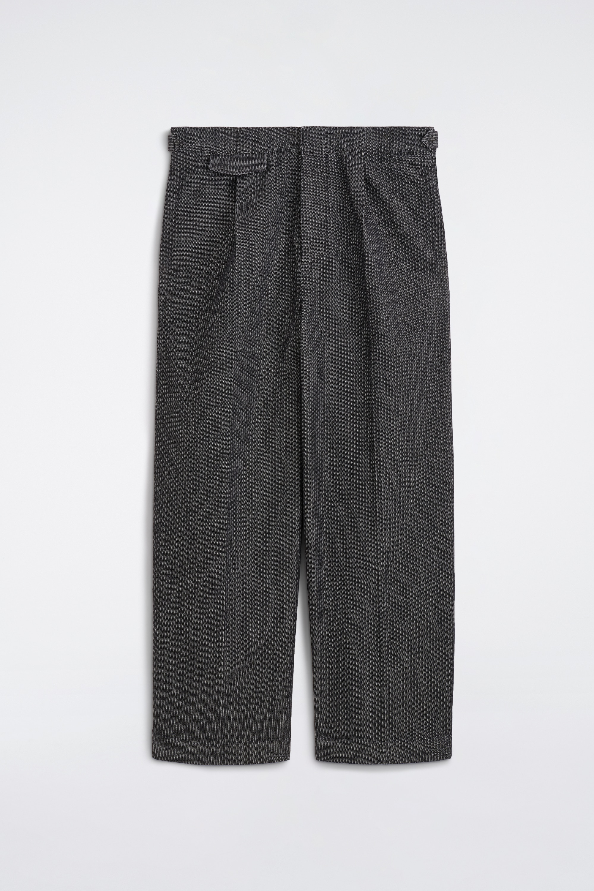 Denimbroek met fijne krijtstrepen, relaxte pasvorm en wijde pijpen - Zwart / fijngestreept