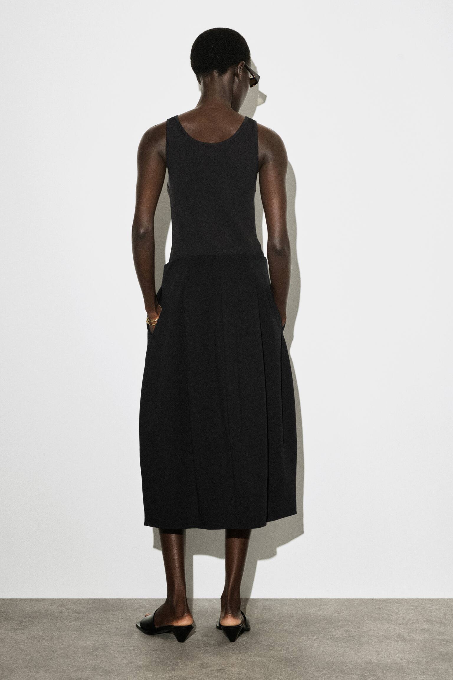 SOCHAŘSKÁ MIDI SUKNĚ Z ÚPLETU - ČERNÁ - 6