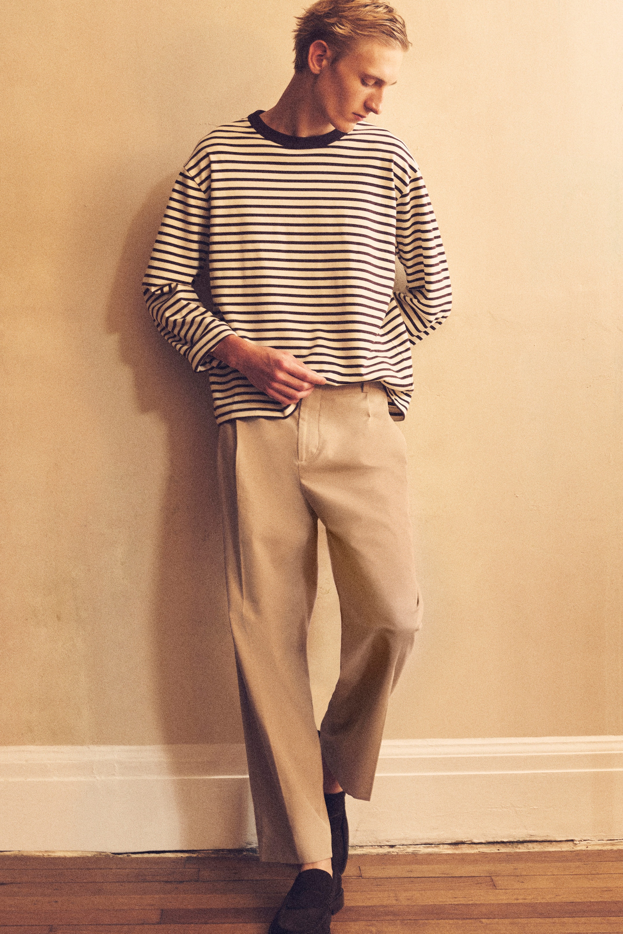 HOSE AUS BAUMWOLL-TWILL MIT GERADEM BEIN