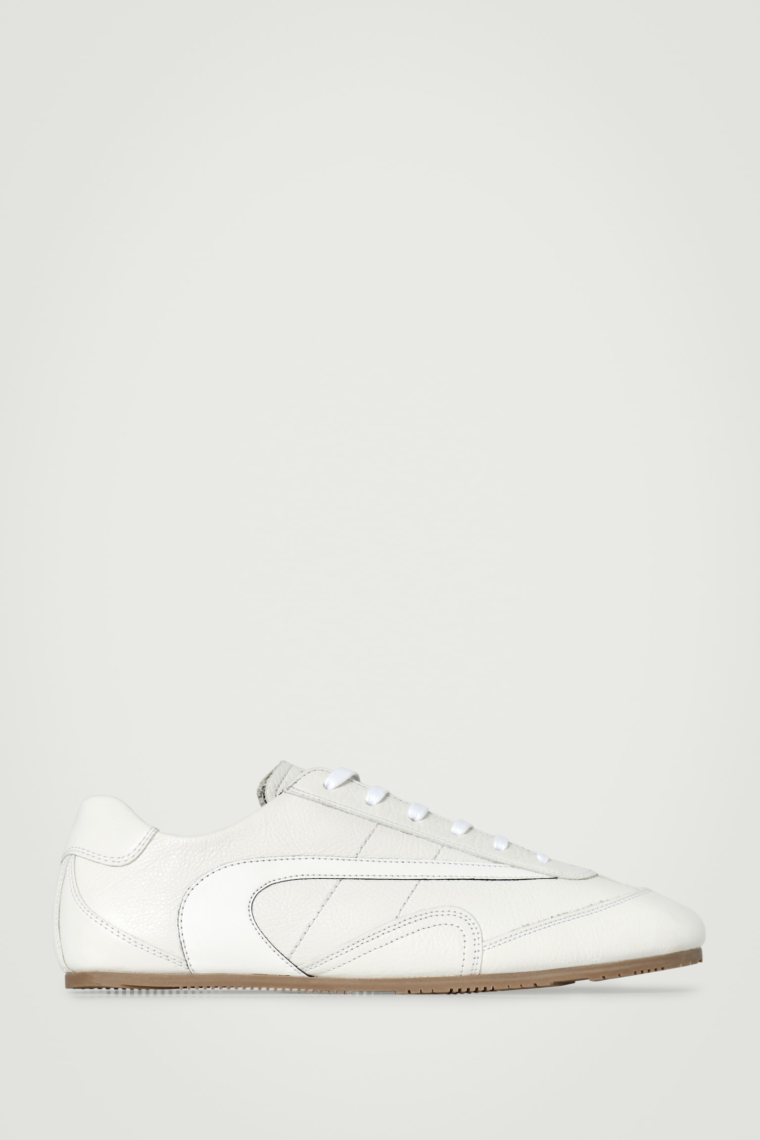 SCHLICHTE SNEAKERS AUS LEDER - KREIDEWEISS