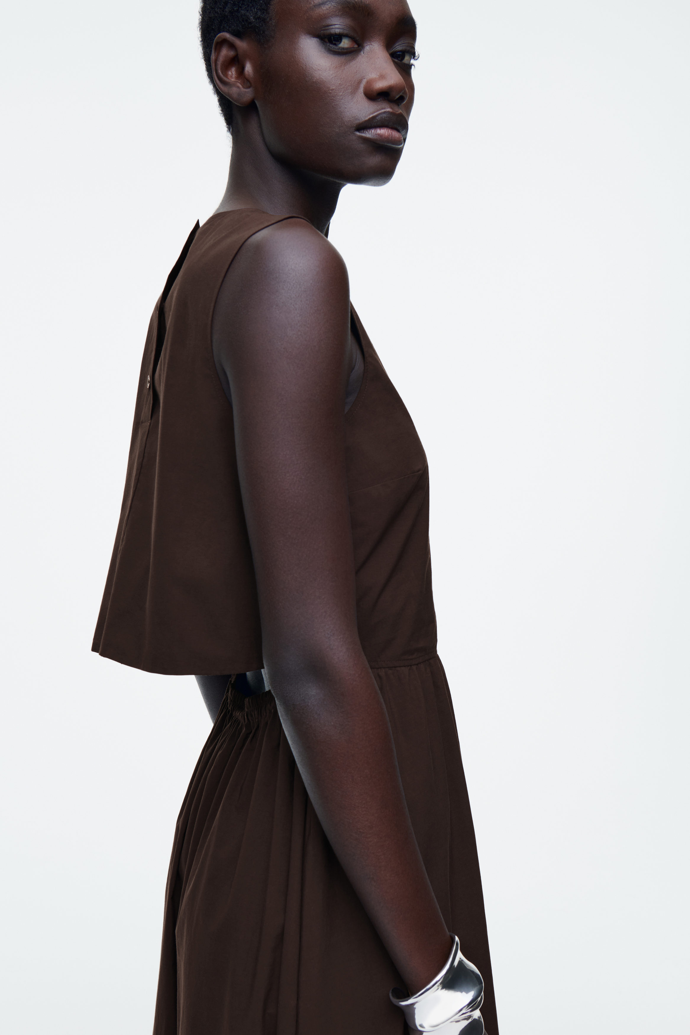 OPEN-BACK COTTON MAXI DRESS - DARK BROWN | COS US