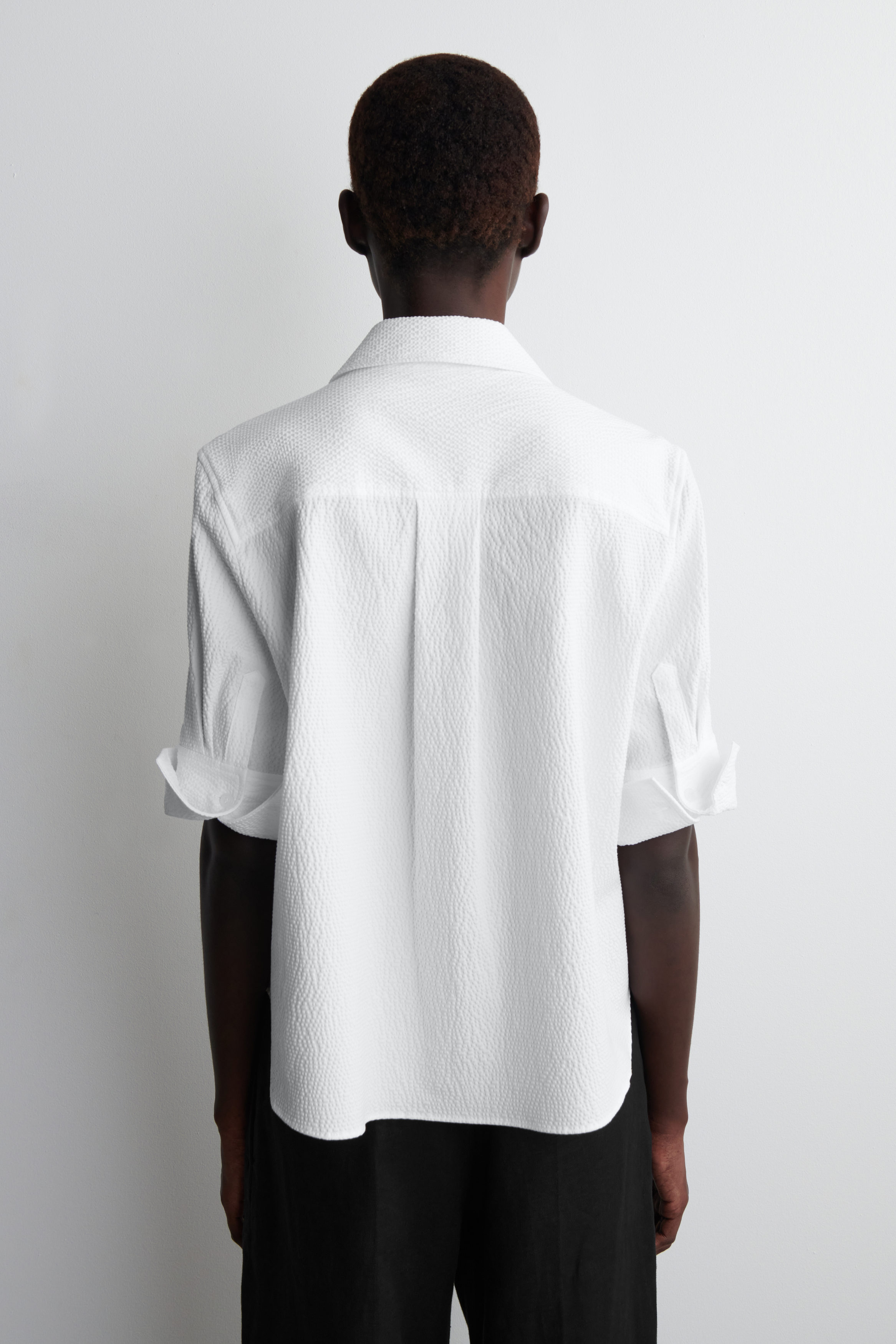 STRIPED SEERSUCKER SHIRT - WHITE | COS