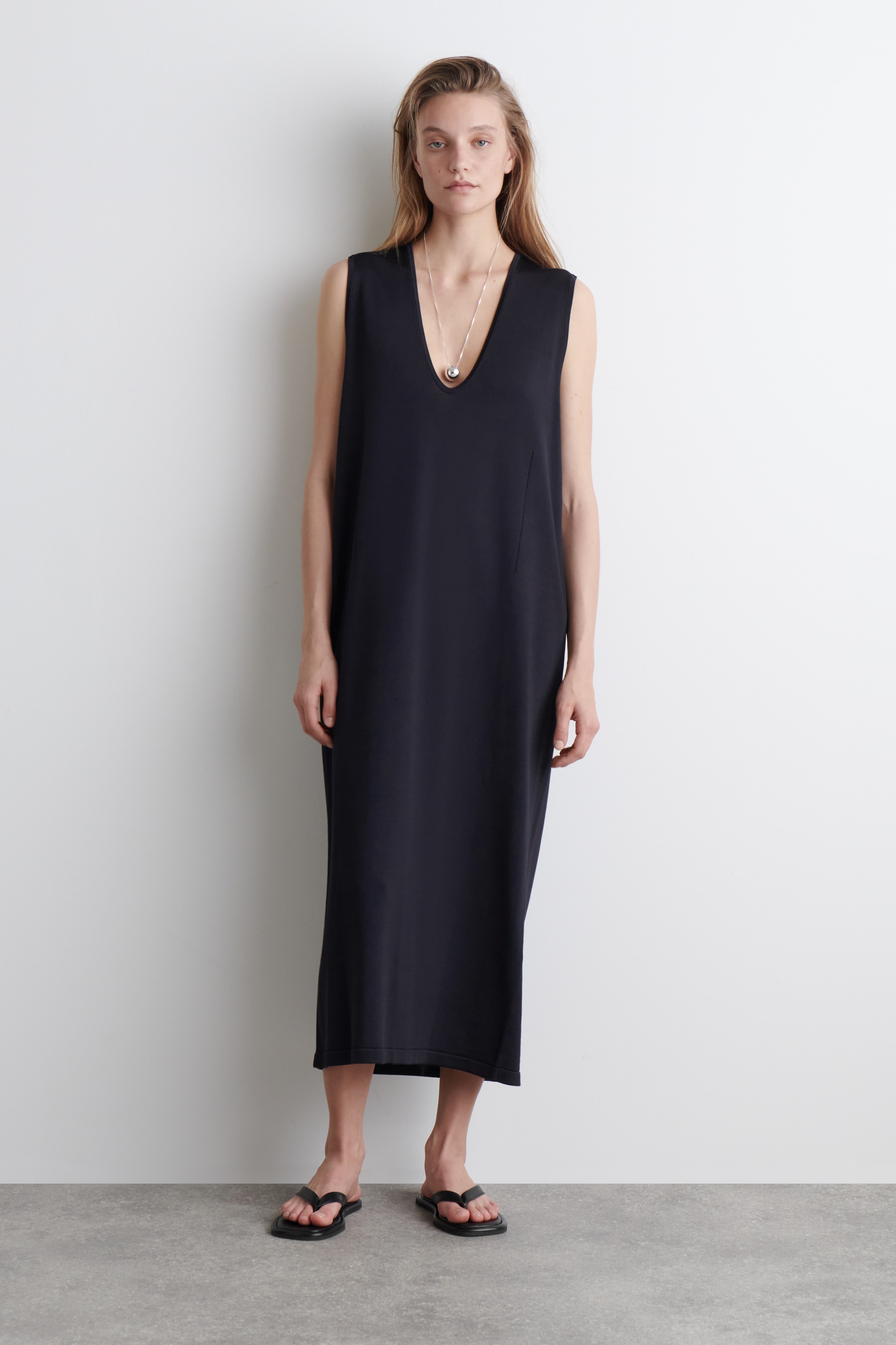Grotere afbeelding bekijken: Gebreide katoenen midi-jurk - MARINEBLAUW - DAMES | H&M BE 1