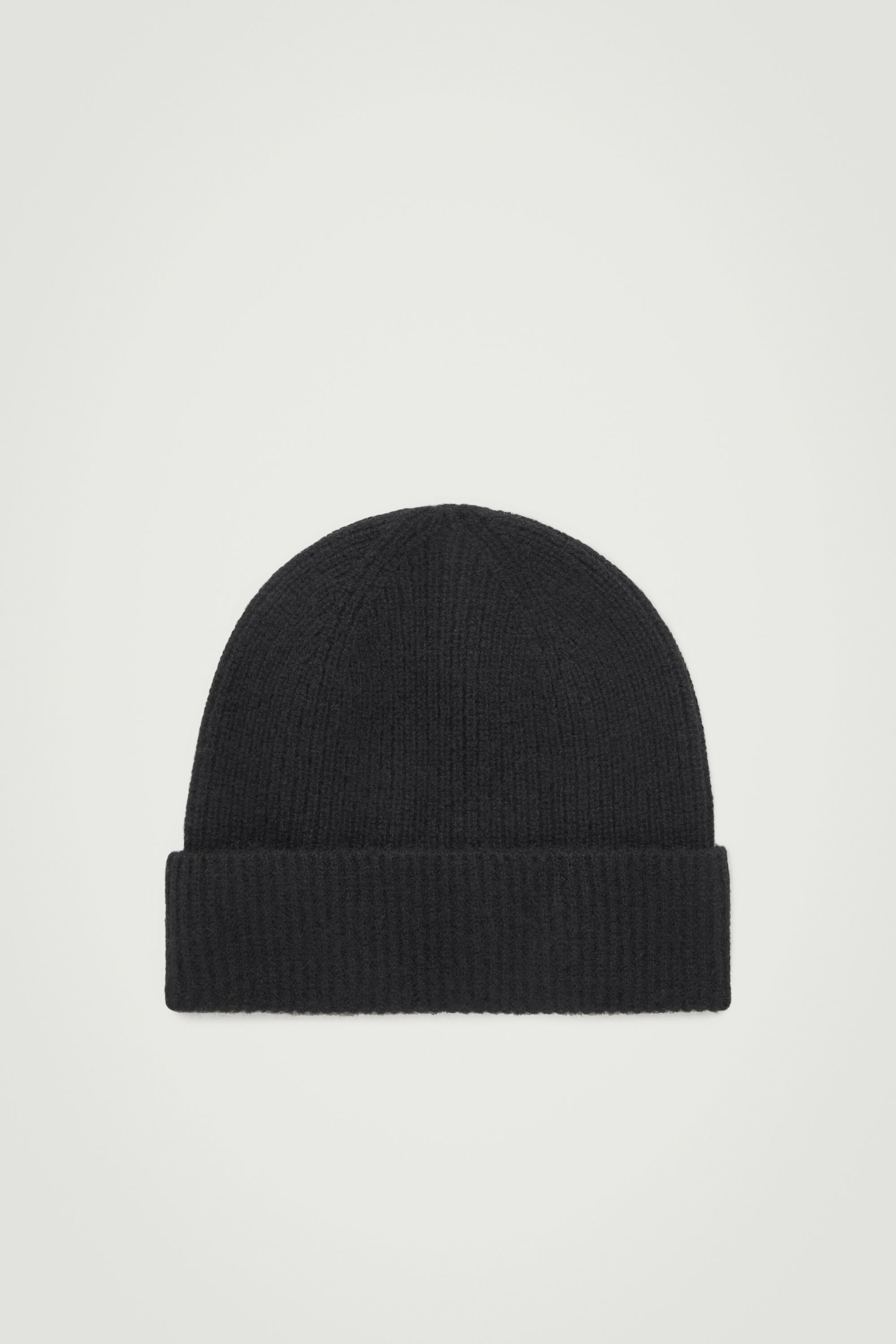 RIBBED WOOL AND CASHMERE BEANIE - BLACK | COS