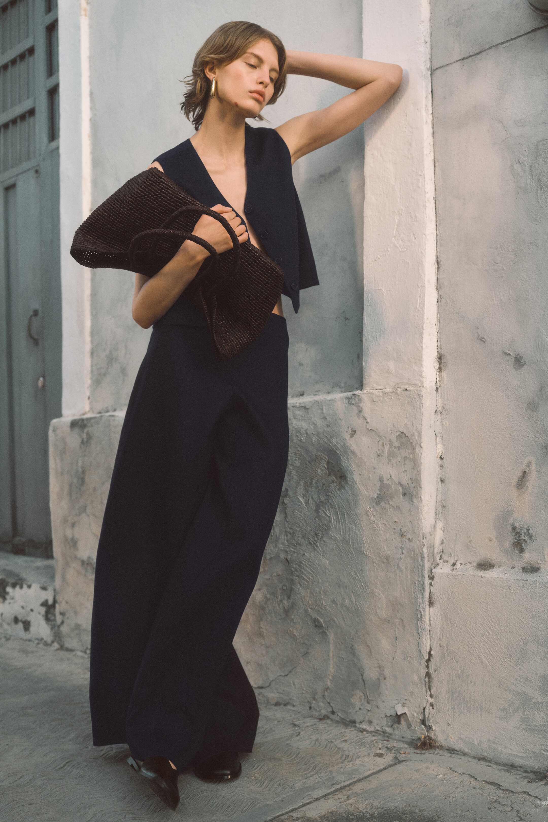 Zobraziť väčší obrázok: SKRÁTENÁ ĽANOVÁ VESTA - Tmavomodrá - ŽENY | H&M SK 6