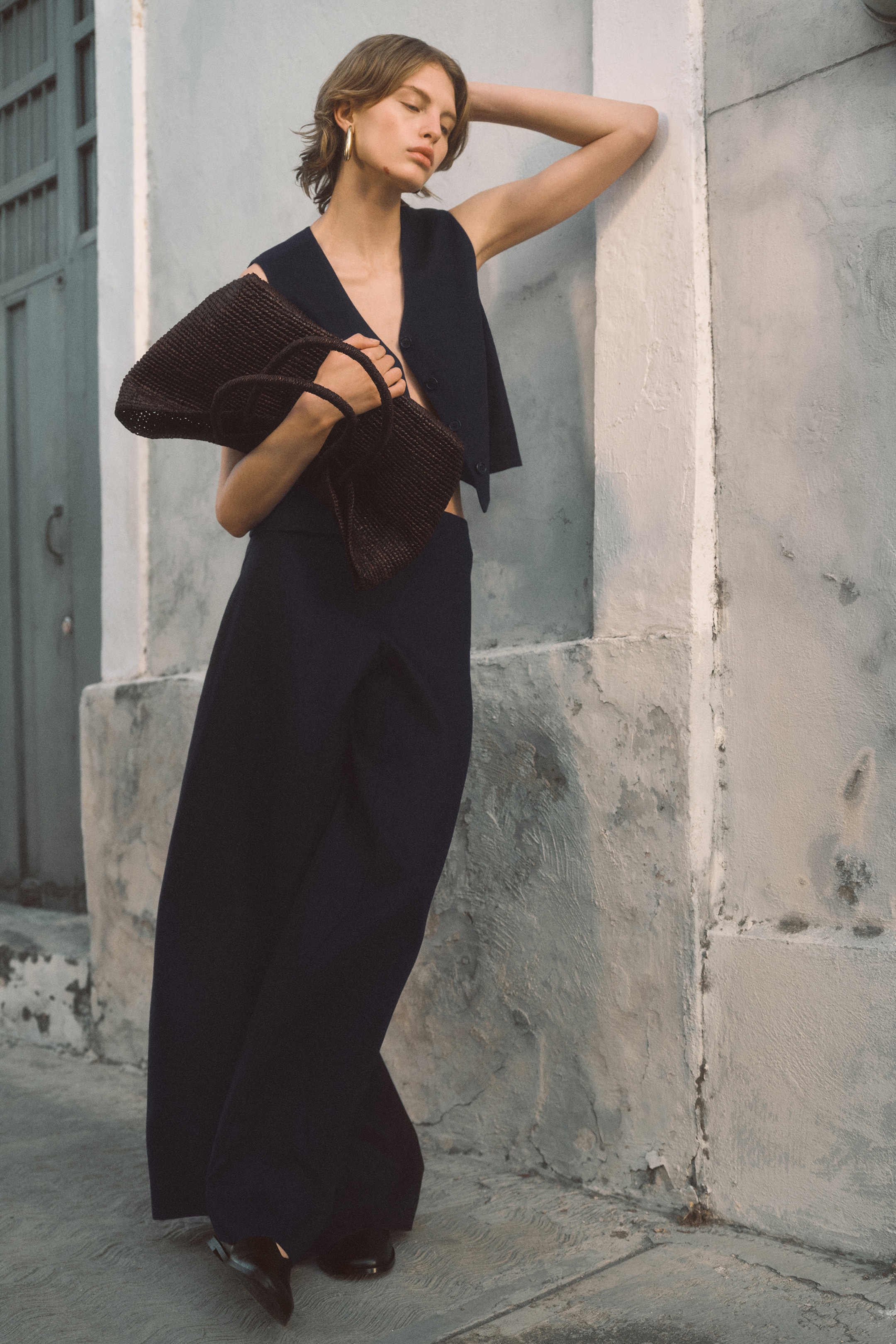 Ingrandisci l'immagine: CROPPED LINEN WAISTCOAT - NAVY - DONNA | H&M CH 6