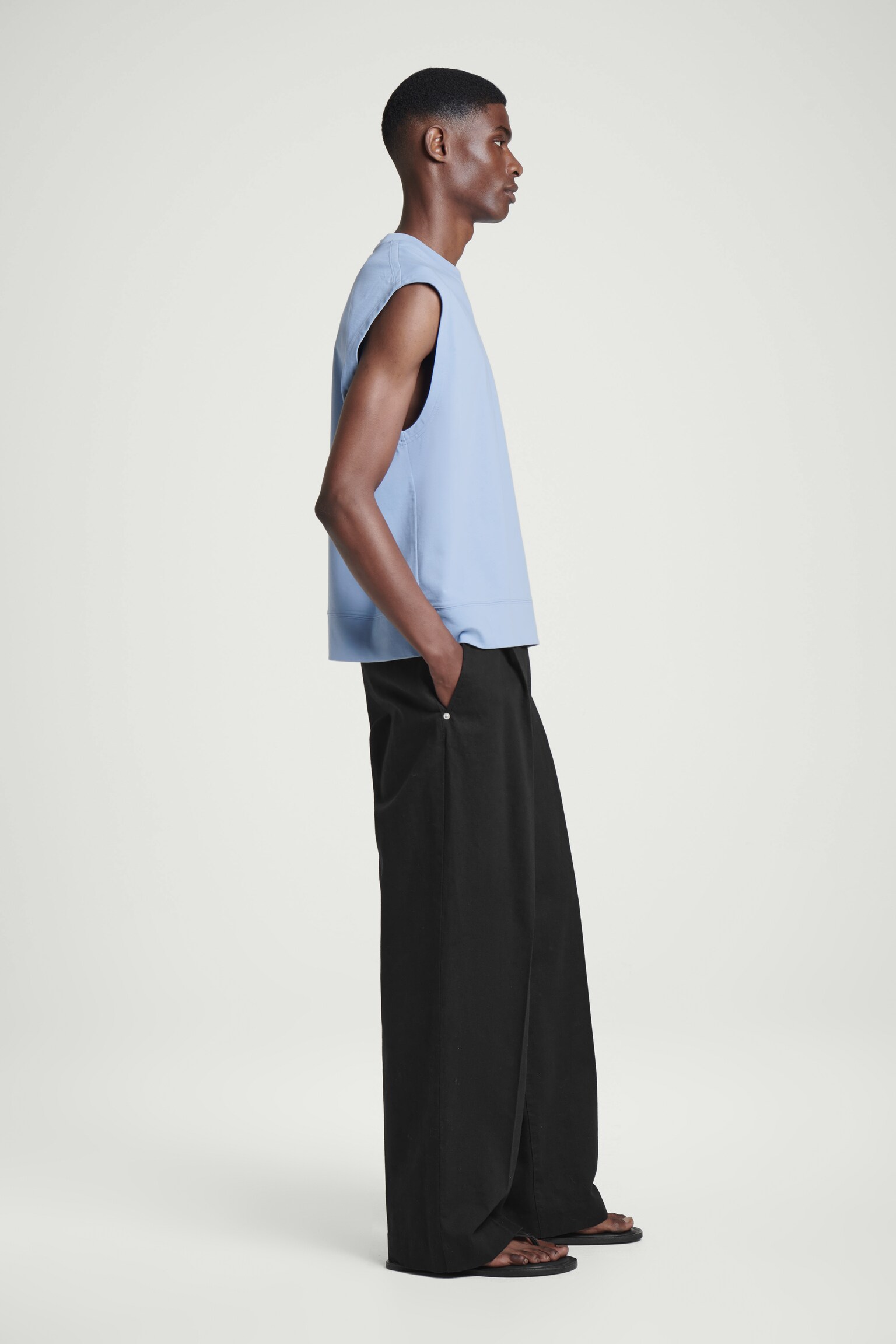 LOCKERES TANKTOP AUS BAUMWOLL-CRÊPE - HELLBLAU/SCHWARZ - 7