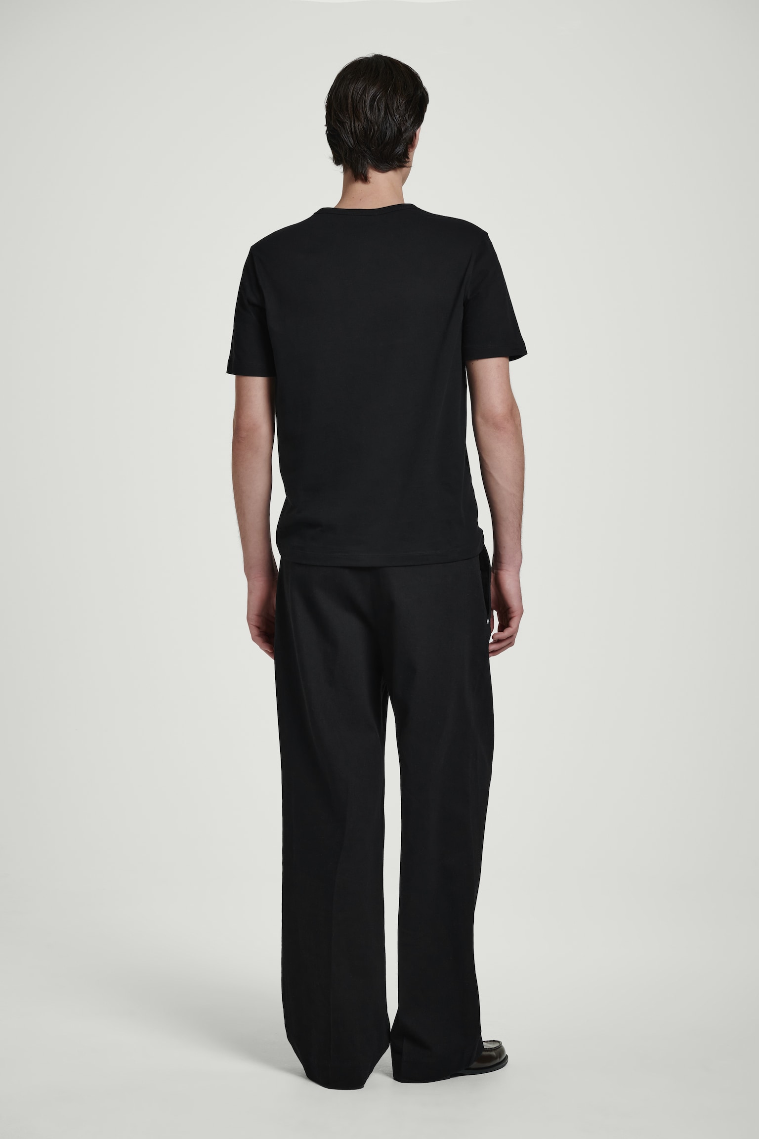 LEICHTES T-SHIRT AUS GEBÜRSTETER BAUMWOLLE - SCHWARZ/NAVYBLAU/WEISS - 4