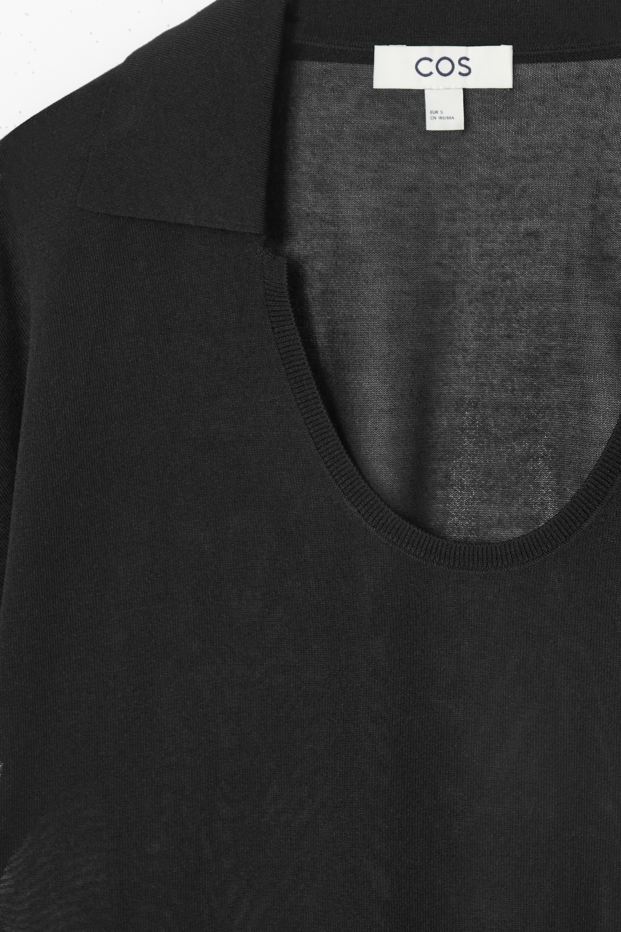 Agrandir l'image: POLO COL DÉGAGÉ EN MAILLE - NOIR - FEMME | H&M CH 2