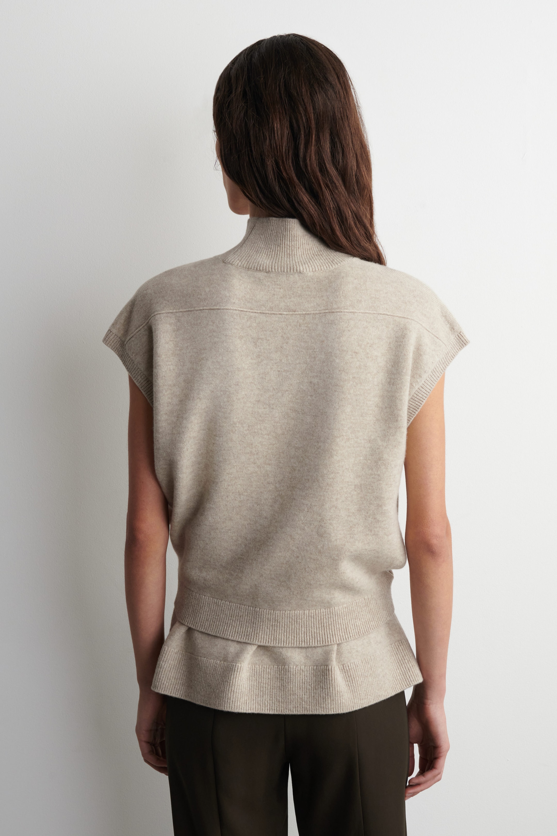 BELT-DETAIL FUNNEL-NECK WOOL VEST