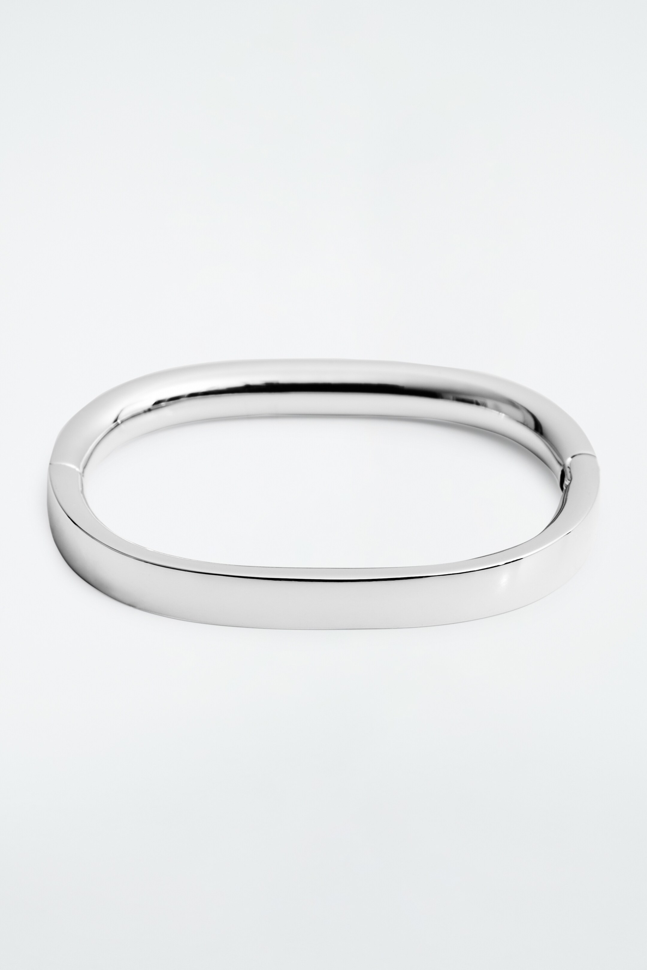 Προβολή μεγαλύτερης εικόνας: RECYCLED BRASS HINGED BANGLE - SILVER - Ladies | H&M GR 2