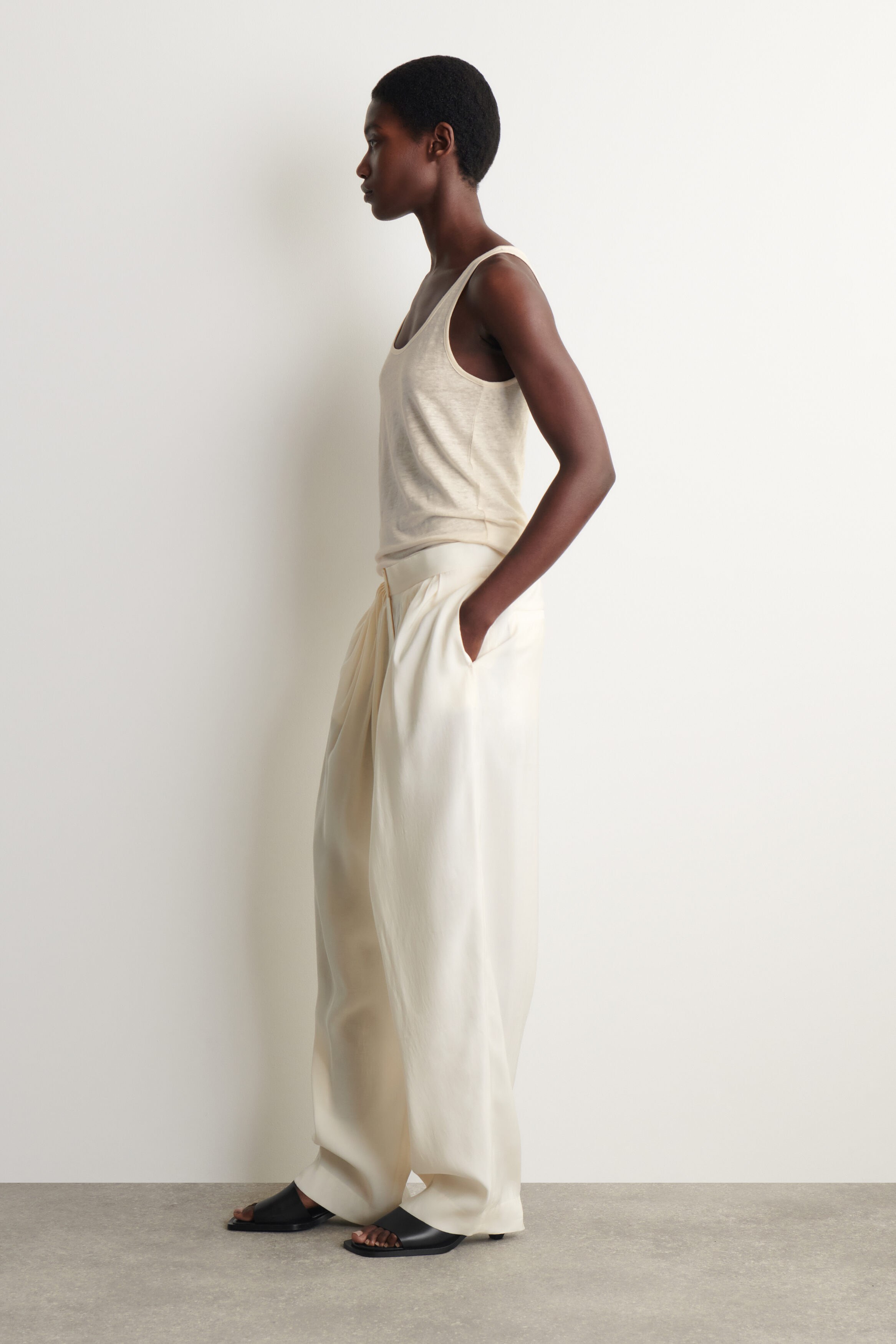 【kyon.01 】AMERI CLARA SATIN TANK TOP CLARA SATIN TANK TOP
