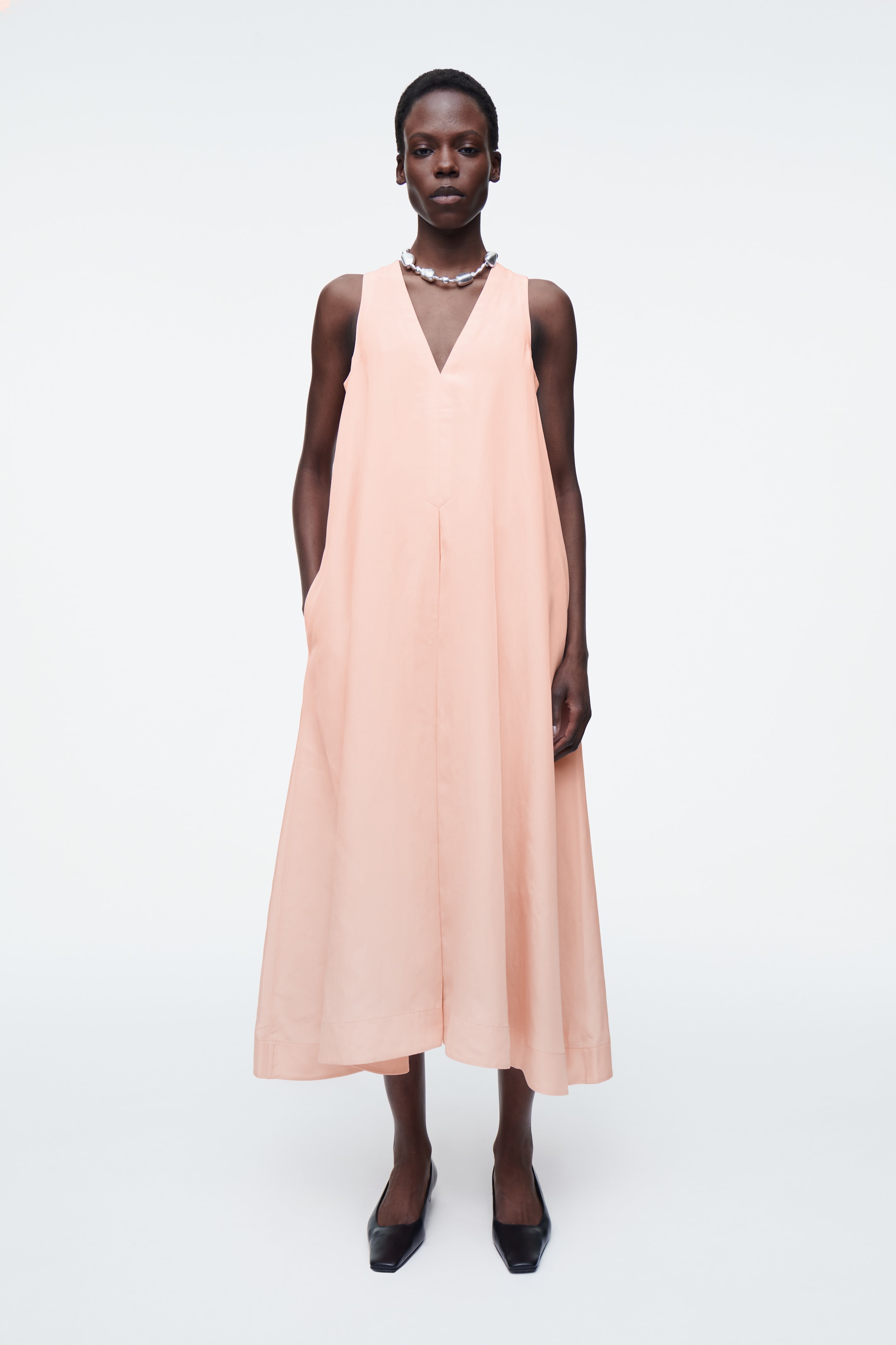 Größeres Bild anzeigen: MAXIKLEID AUS LEINEN-MIX IN A-LINIE - APRICOT - Ladies | H&M AT 1