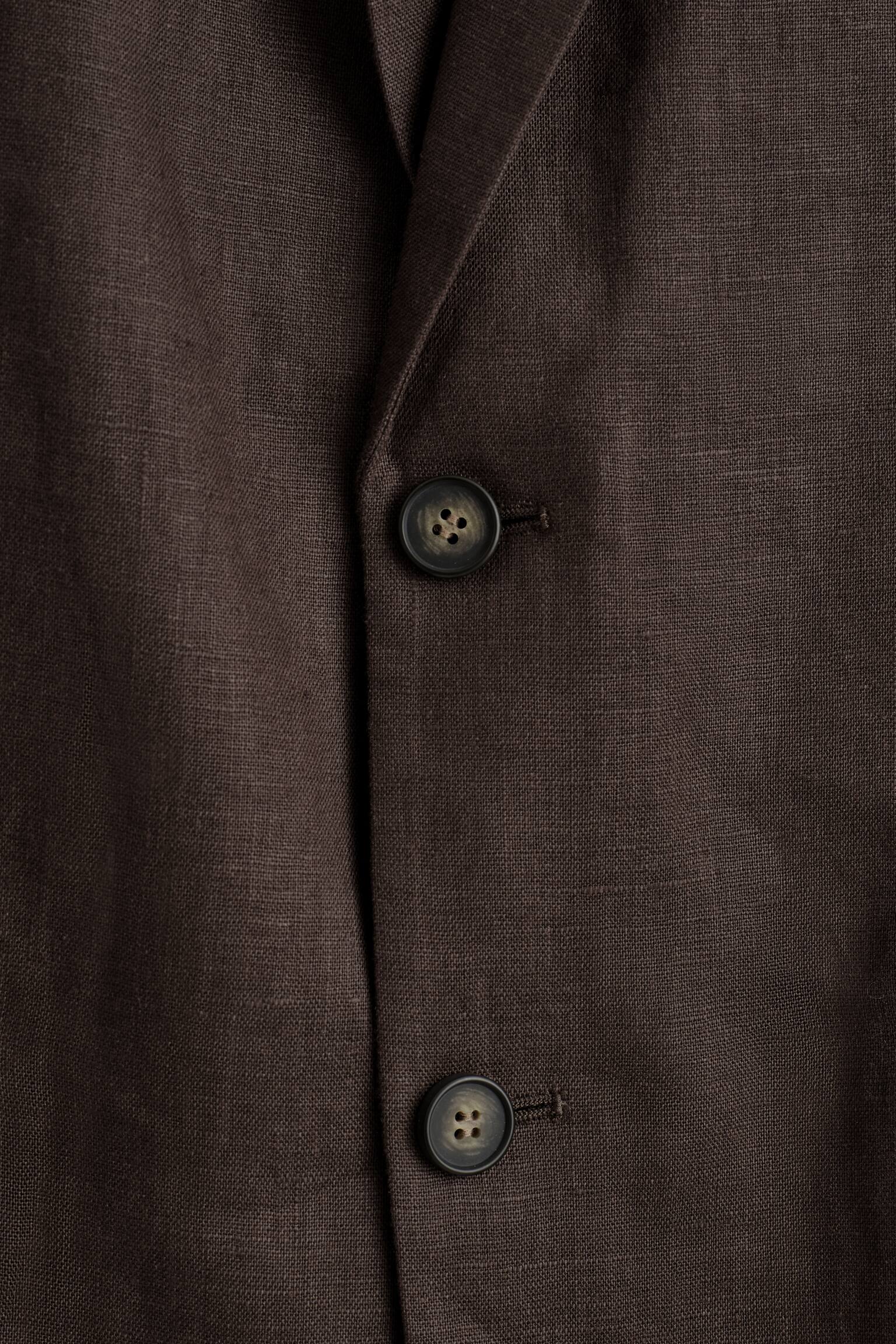 בלייזר פשתן עם כפתורים יחידים - חום כהה - 6