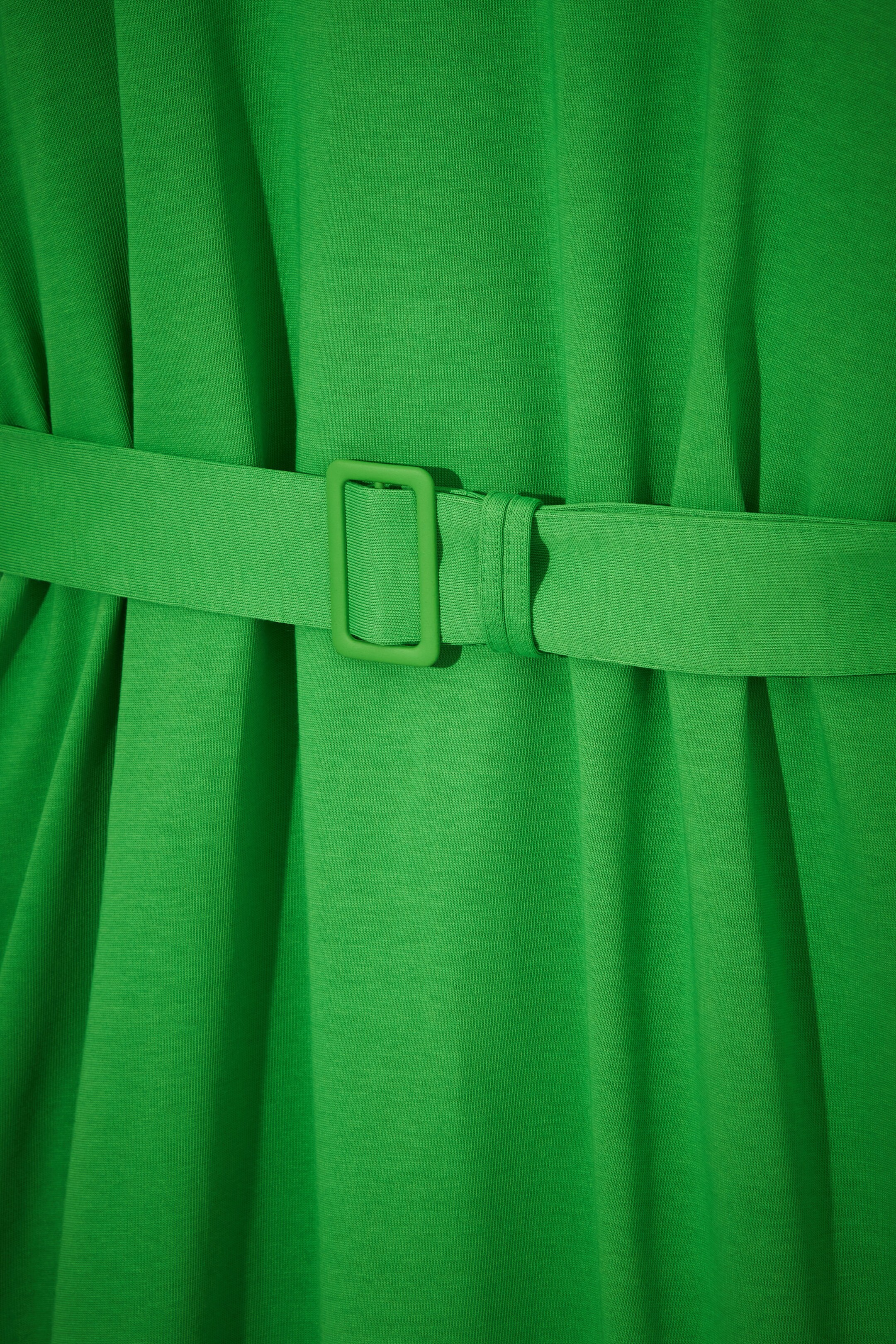 StillMedia/DescriptiveDetail