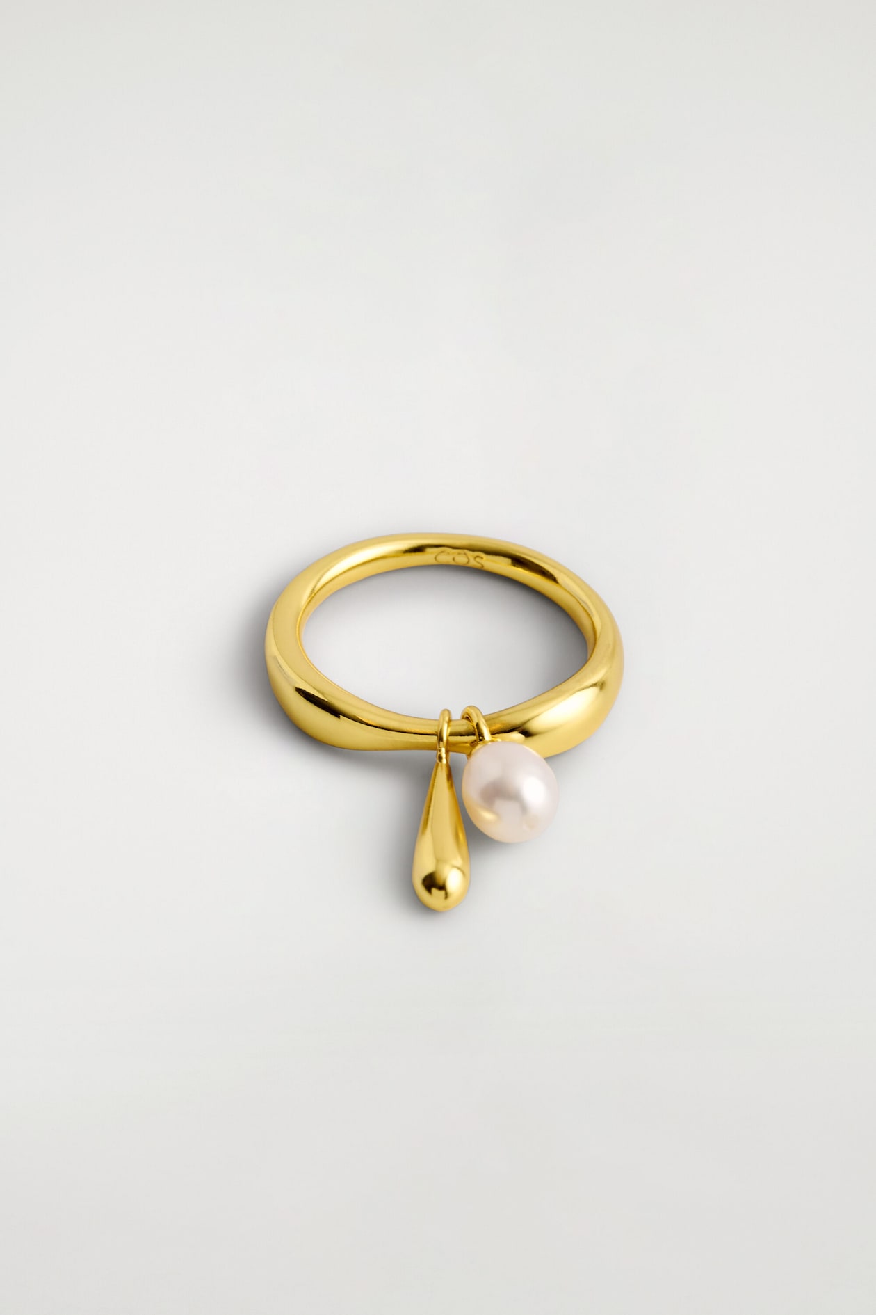 TEARDROP-CHARM RING — GOLD