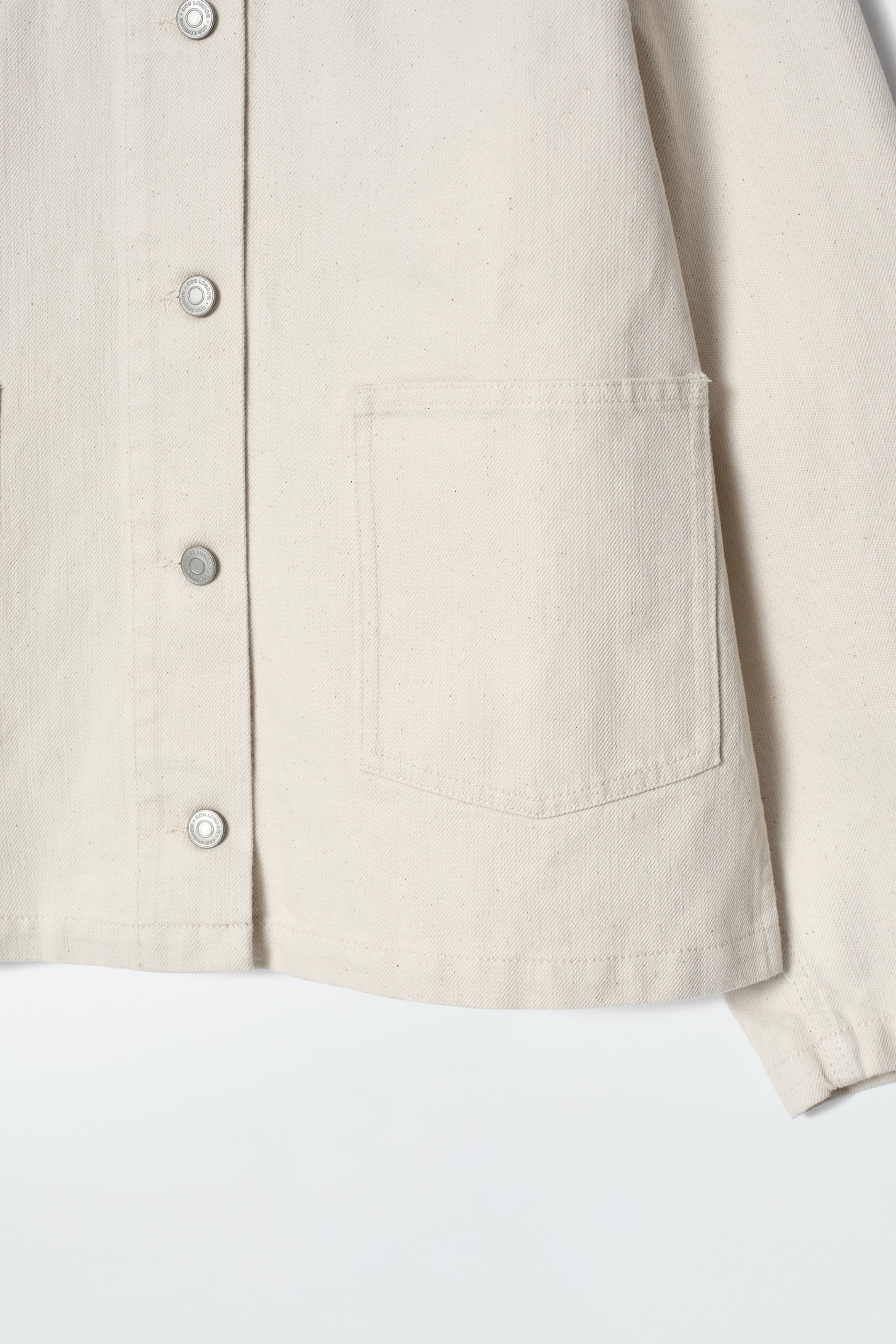 Größeres Bild ansehen: KASTENFÖRMIGE JEANSJACKE - ECRU - Ladies | H&M DE 8