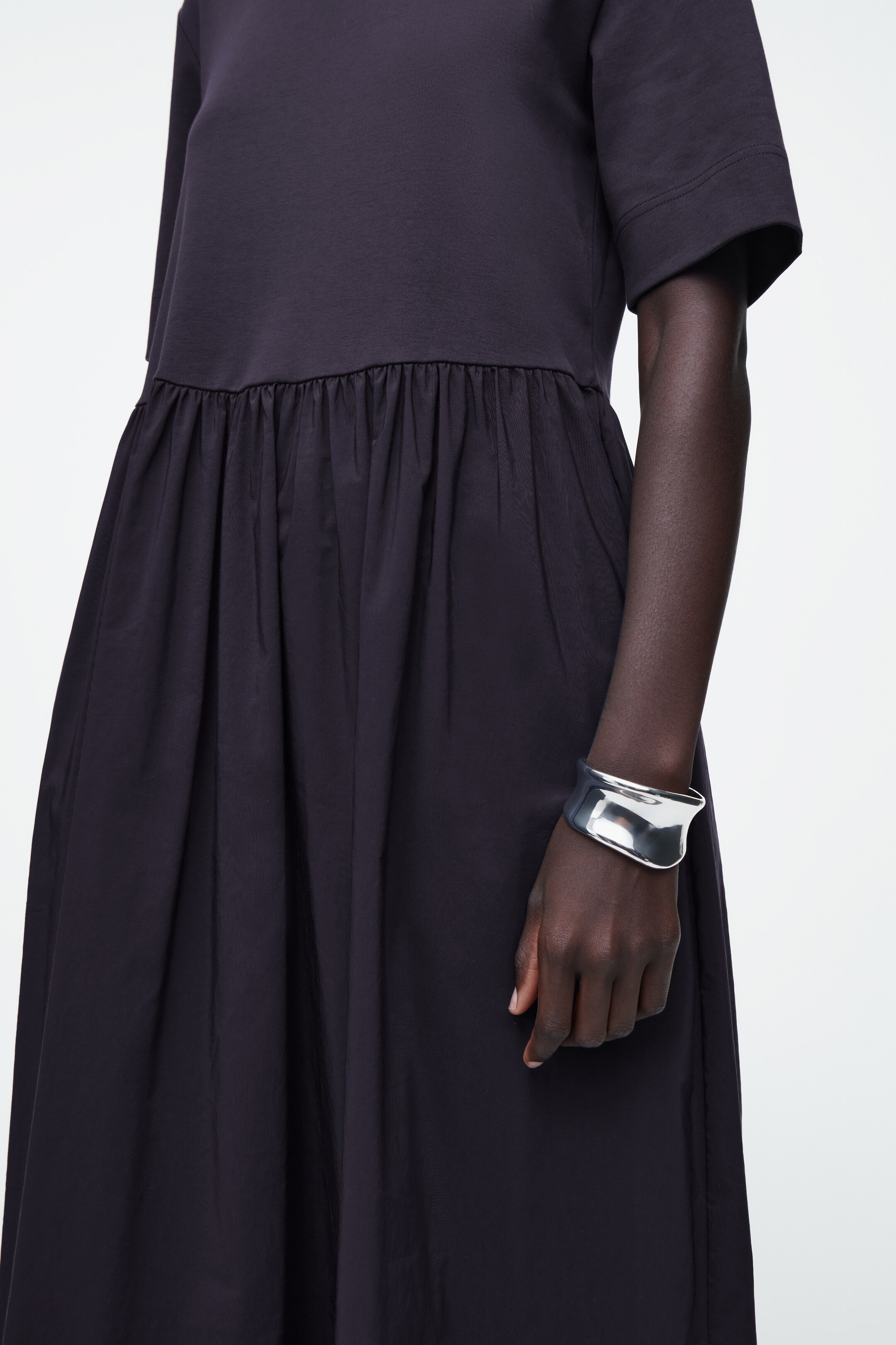 View larger image: CONTRAST-PANEL MIDI DRESS - NAVY - Ladies | H&M GB 2