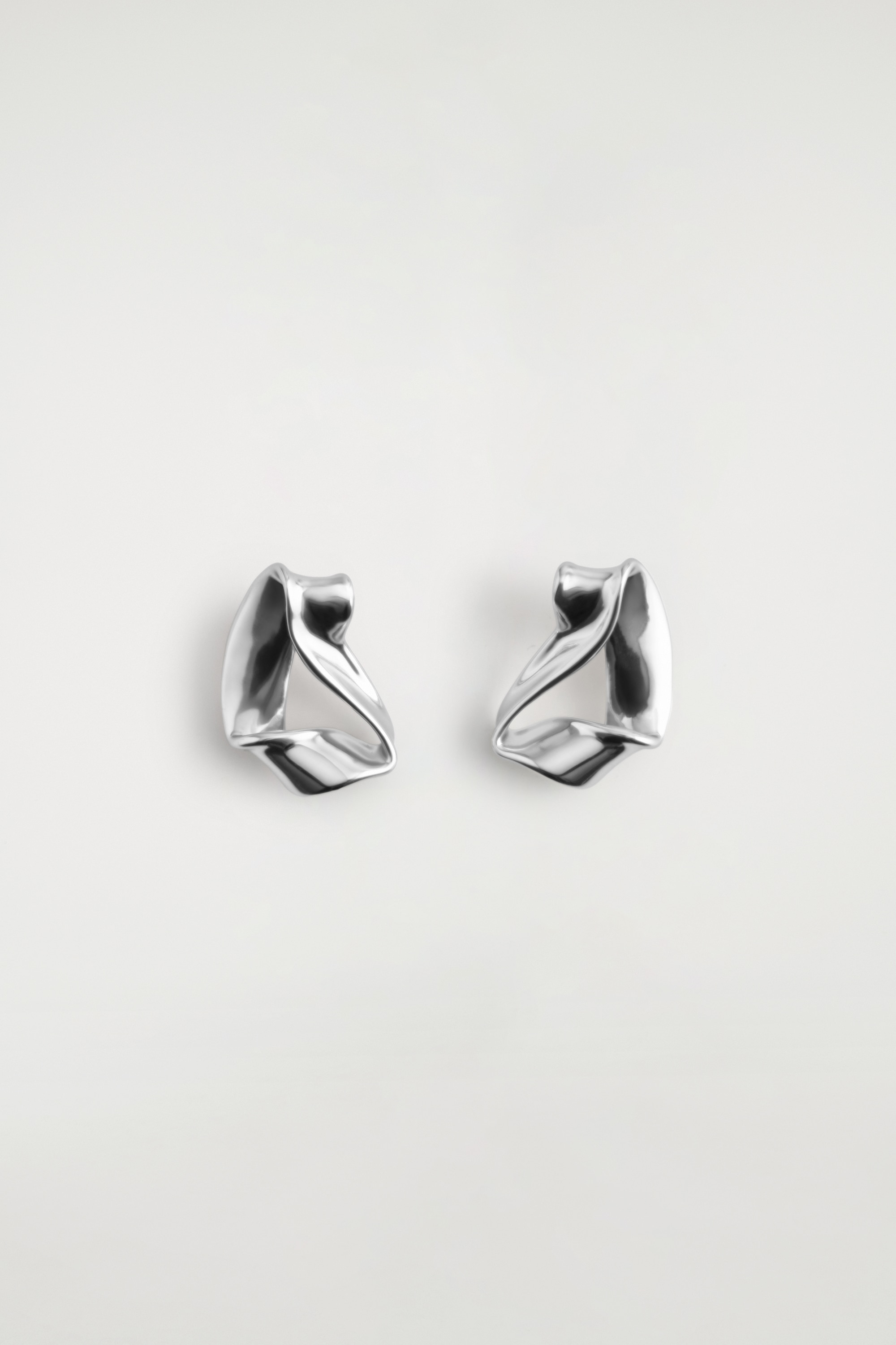 TWISTED RIBBON STUD EARRINGS - SILVER/GOLD