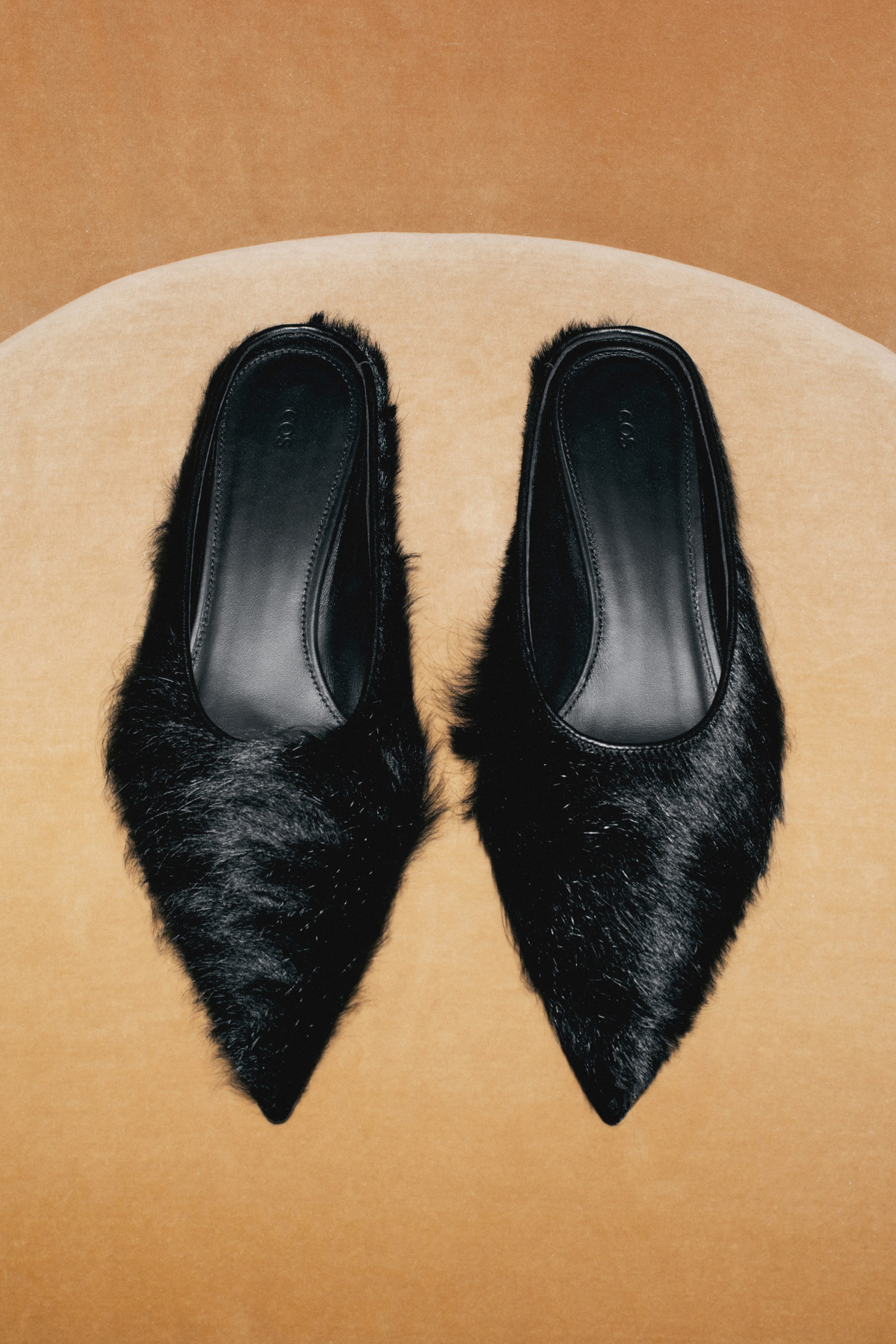 POINTED PONY-HAIR LEATHER MULES