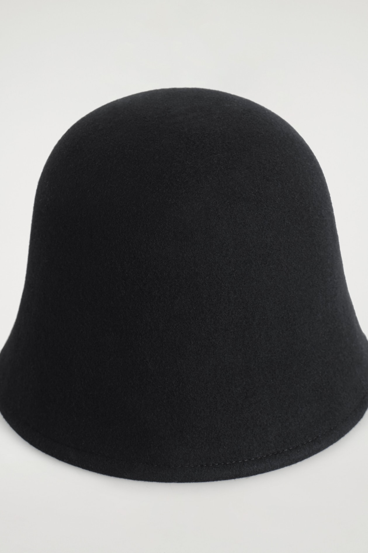 SCULPTED WOOL BUCKET HAT — BLACK